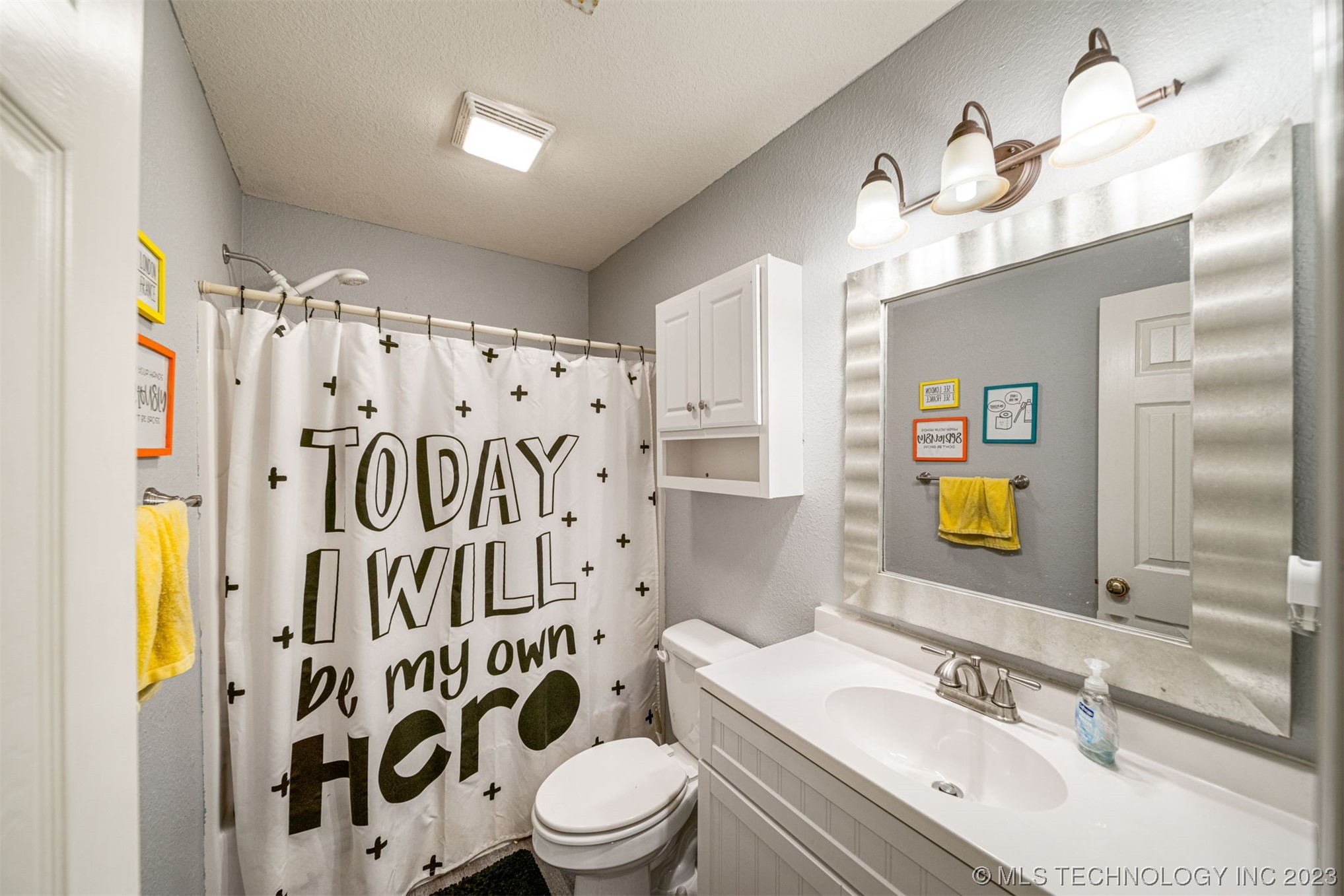 4909 E Chestnut Drive