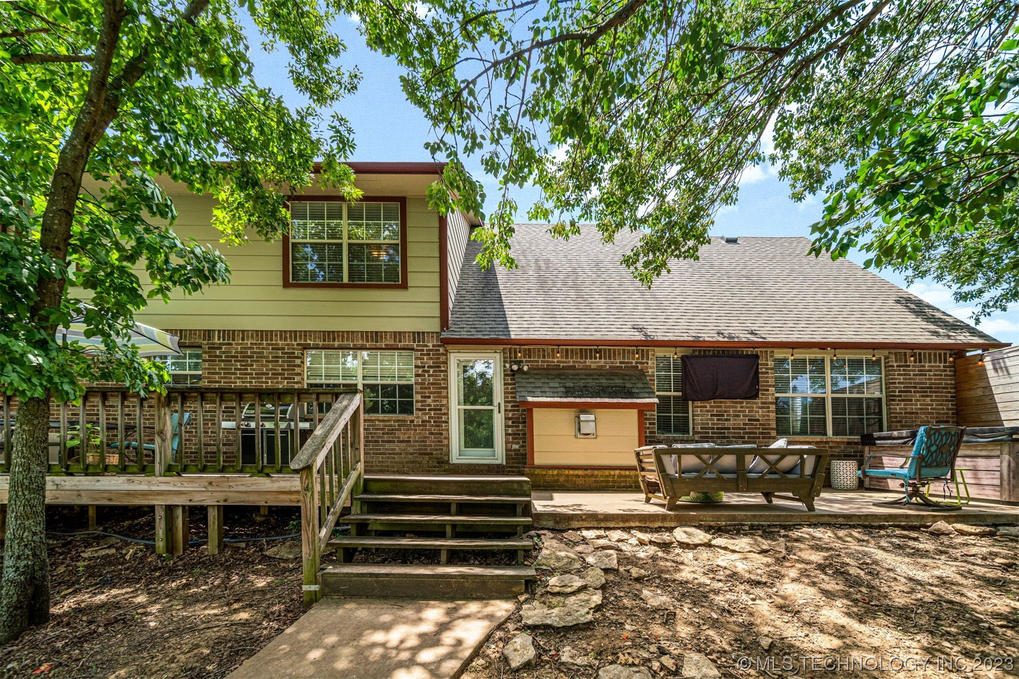 4909 E Chestnut Drive