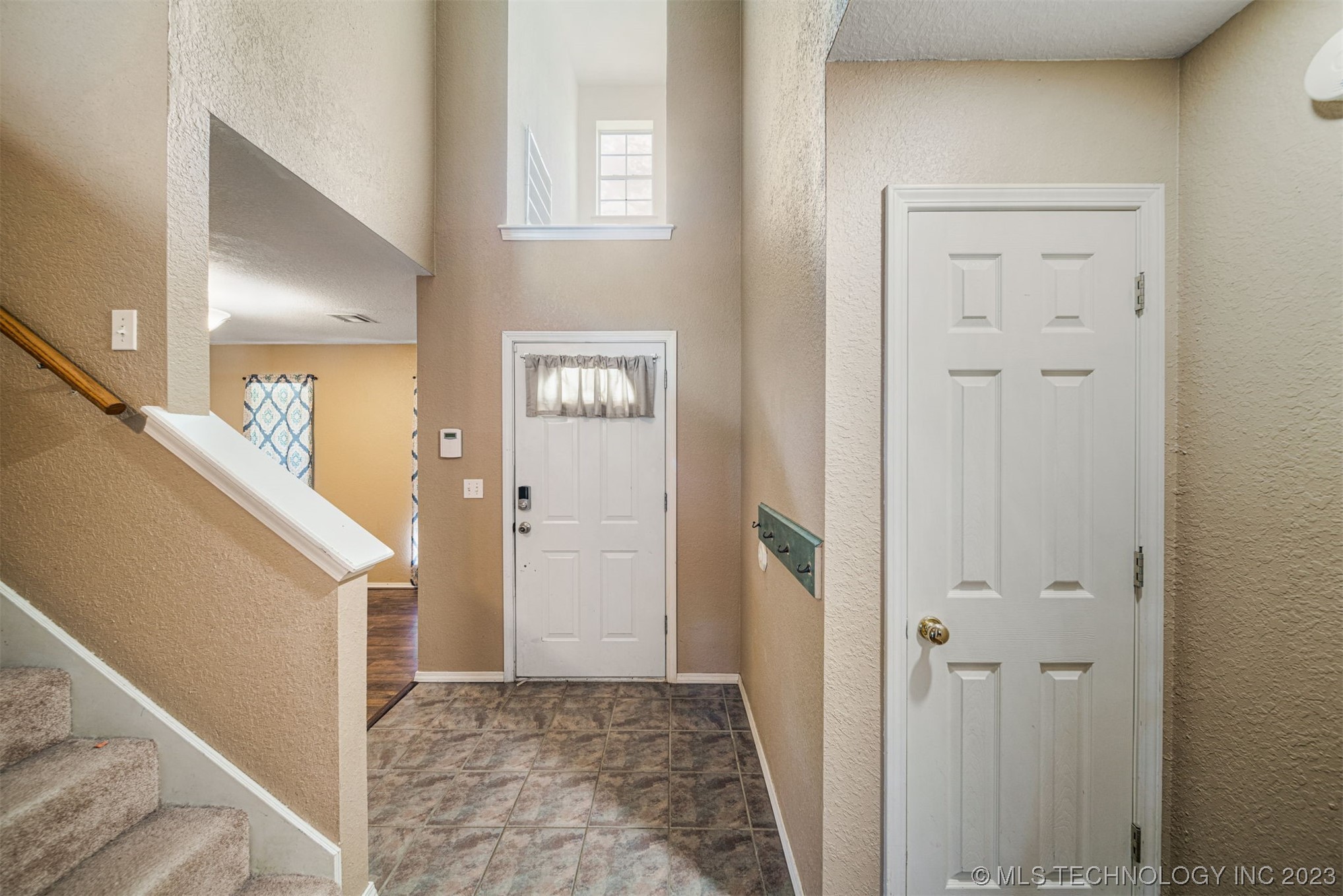 4909 E Chestnut Drive