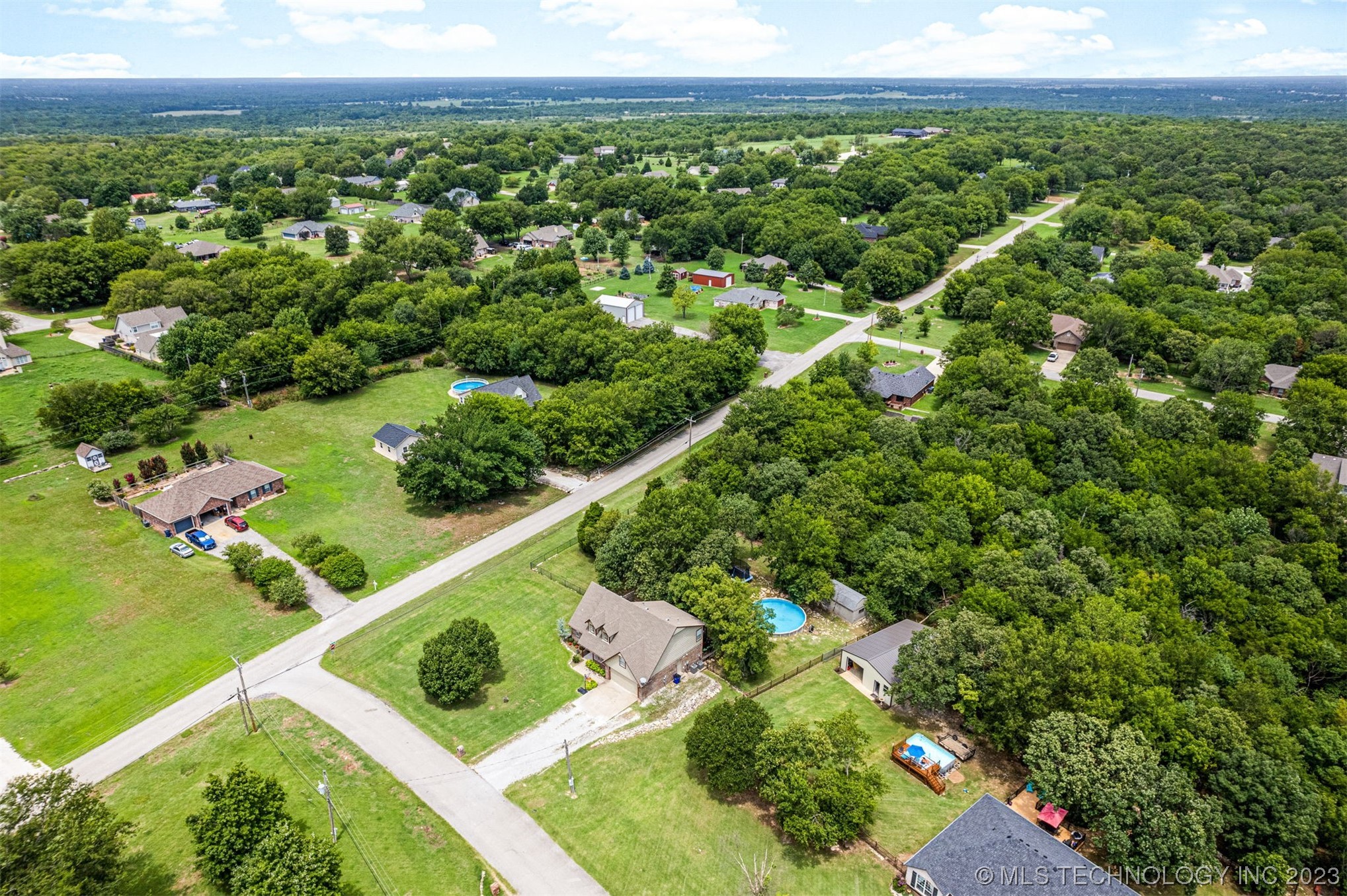 4909 E Chestnut Drive