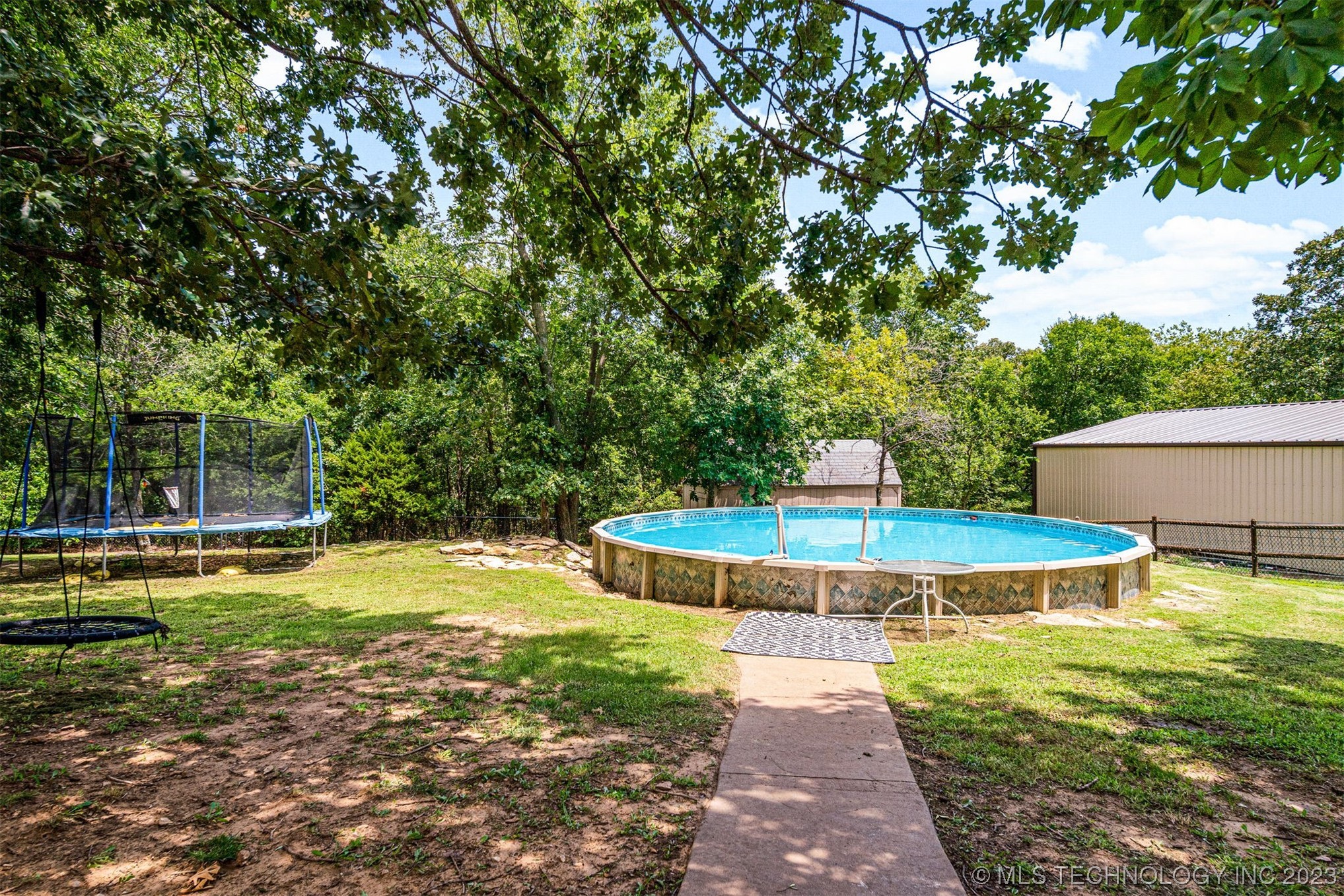 4909 E Chestnut Drive