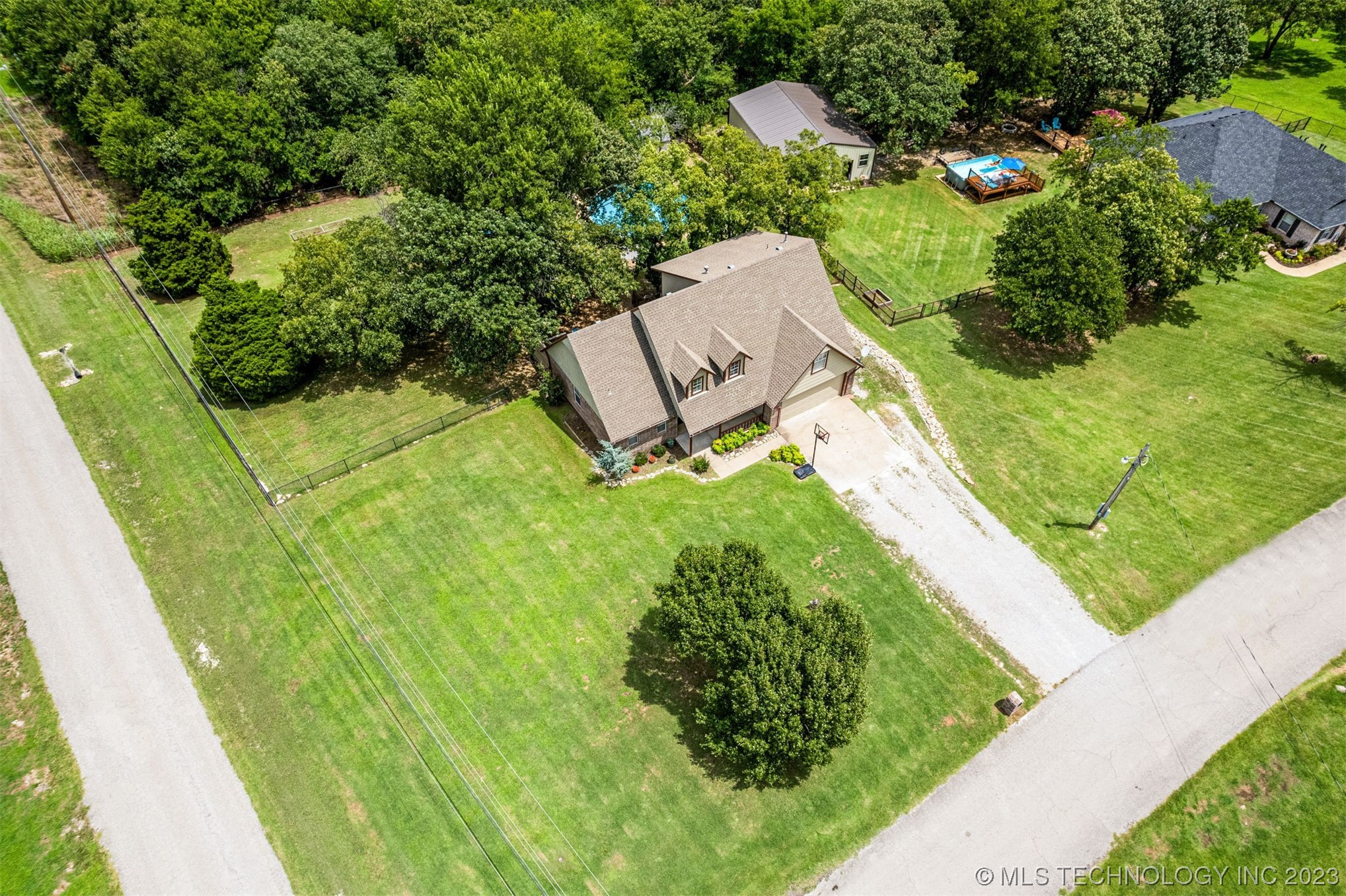 4909 E Chestnut Drive