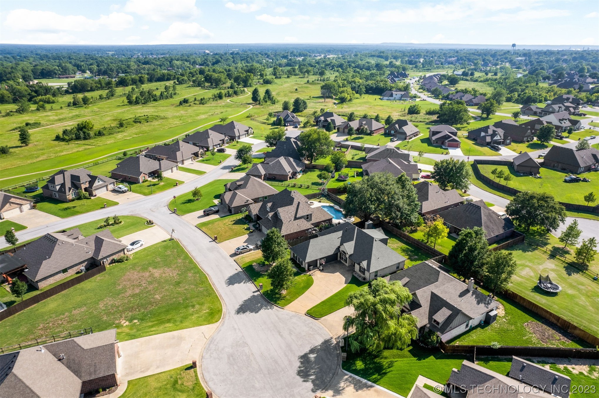 25232 Willow Tree Court