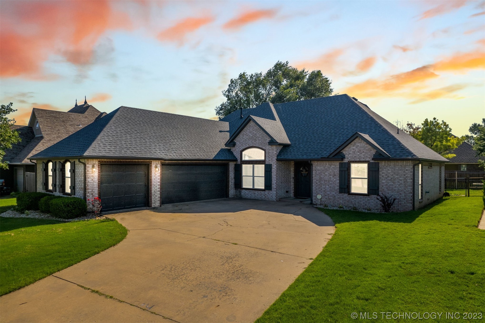 25232 Willow Tree Court