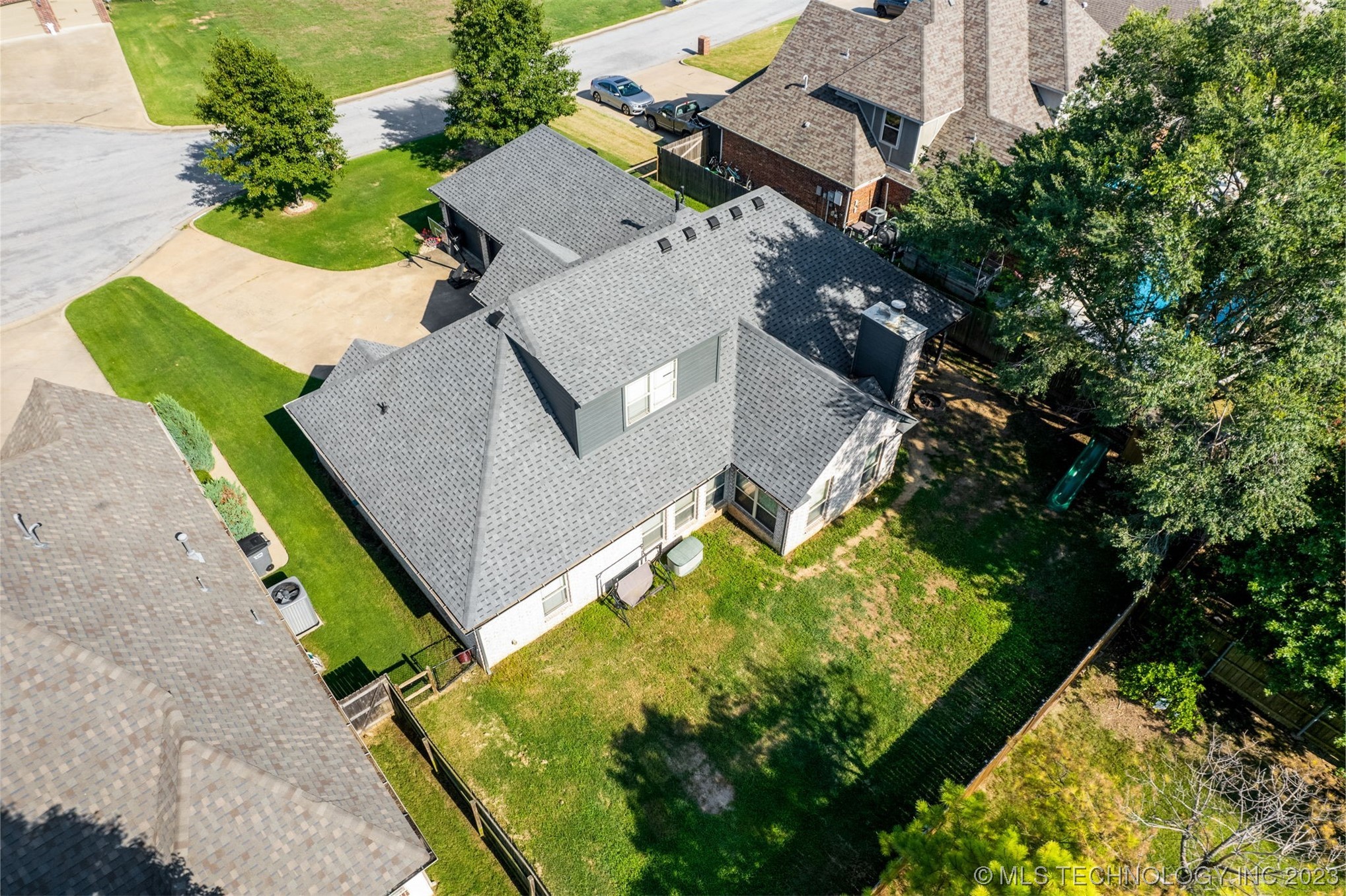 25232 Willow Tree Court