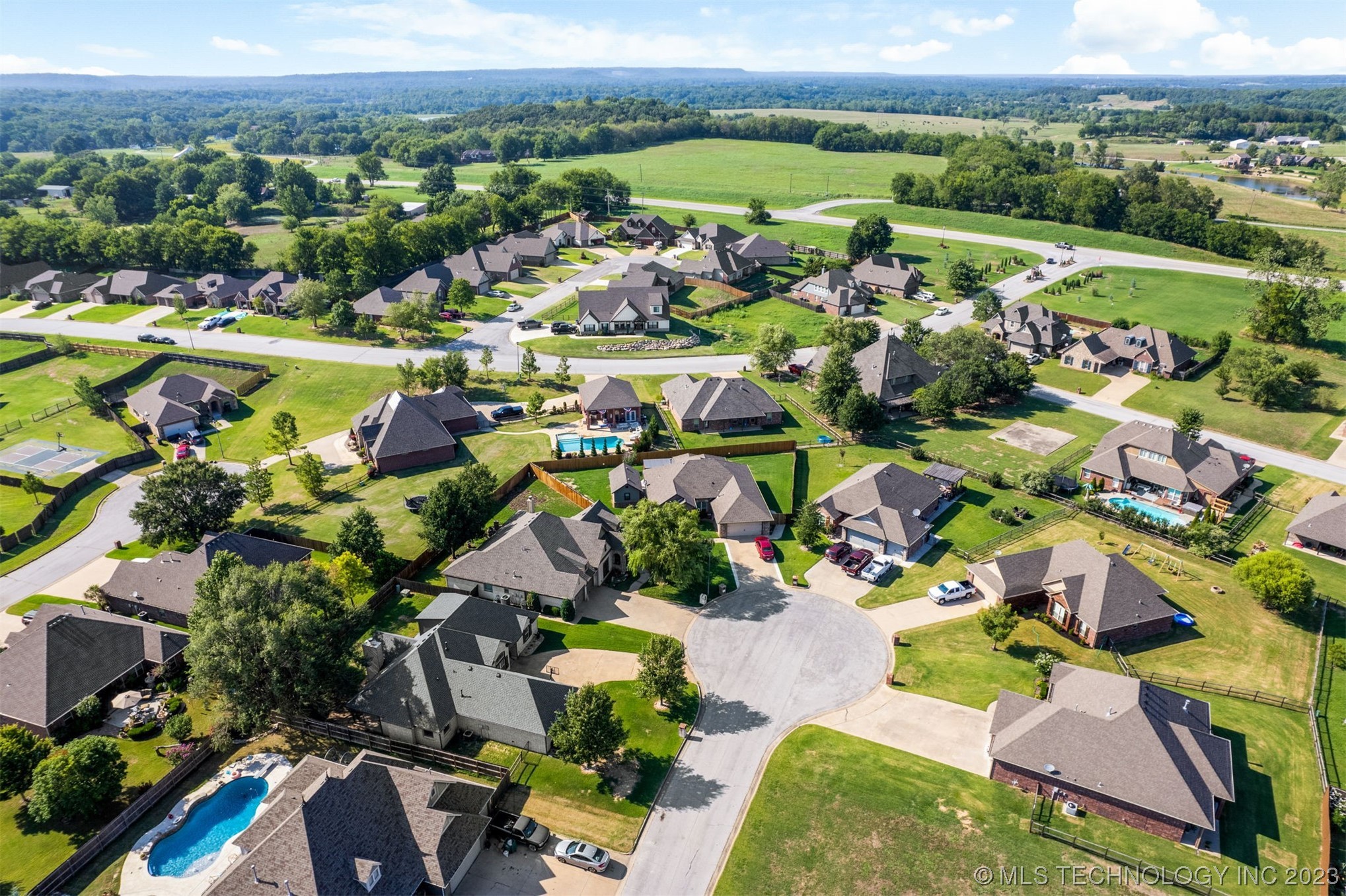 25232 Willow Tree Court