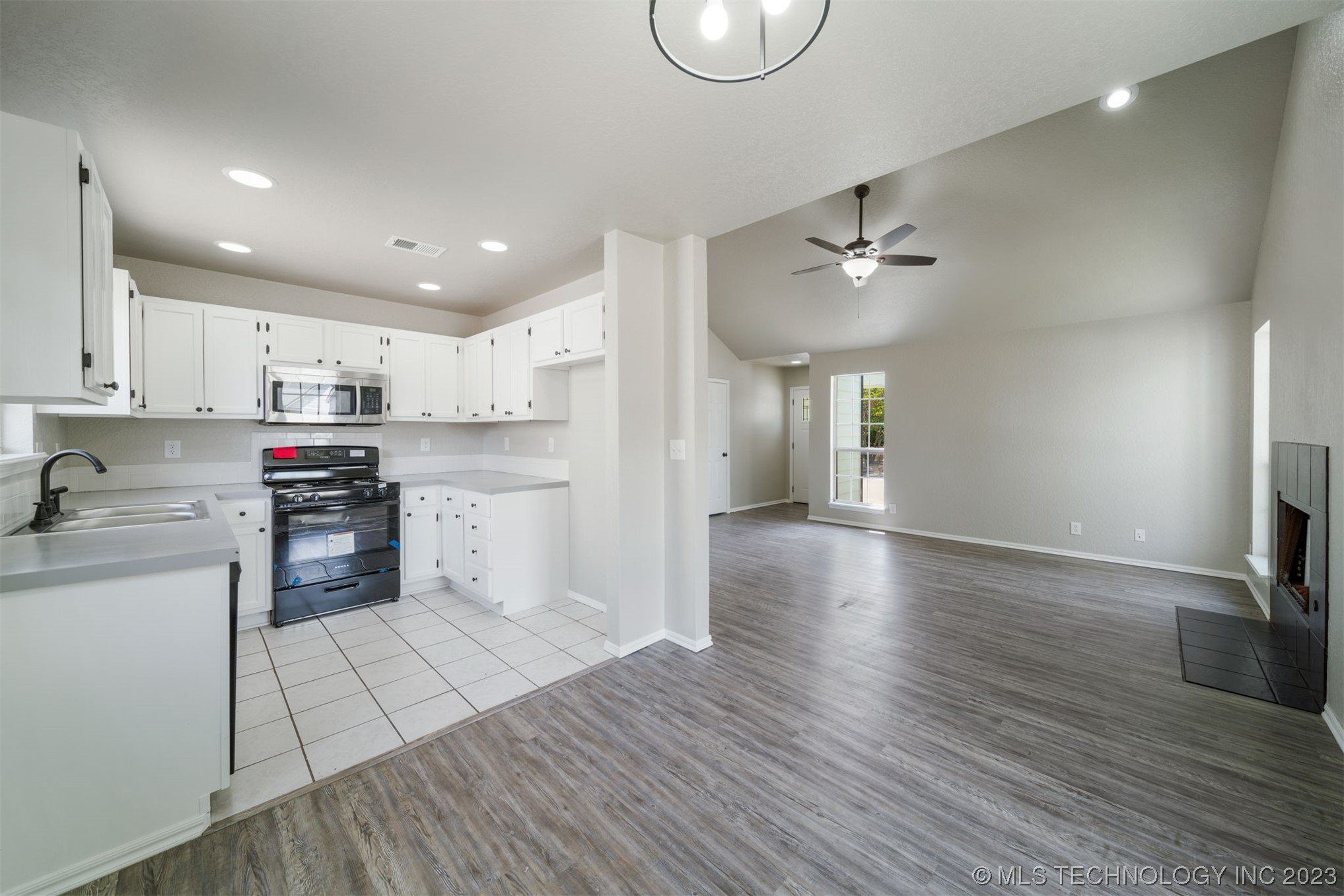 8401 N 116th East Place