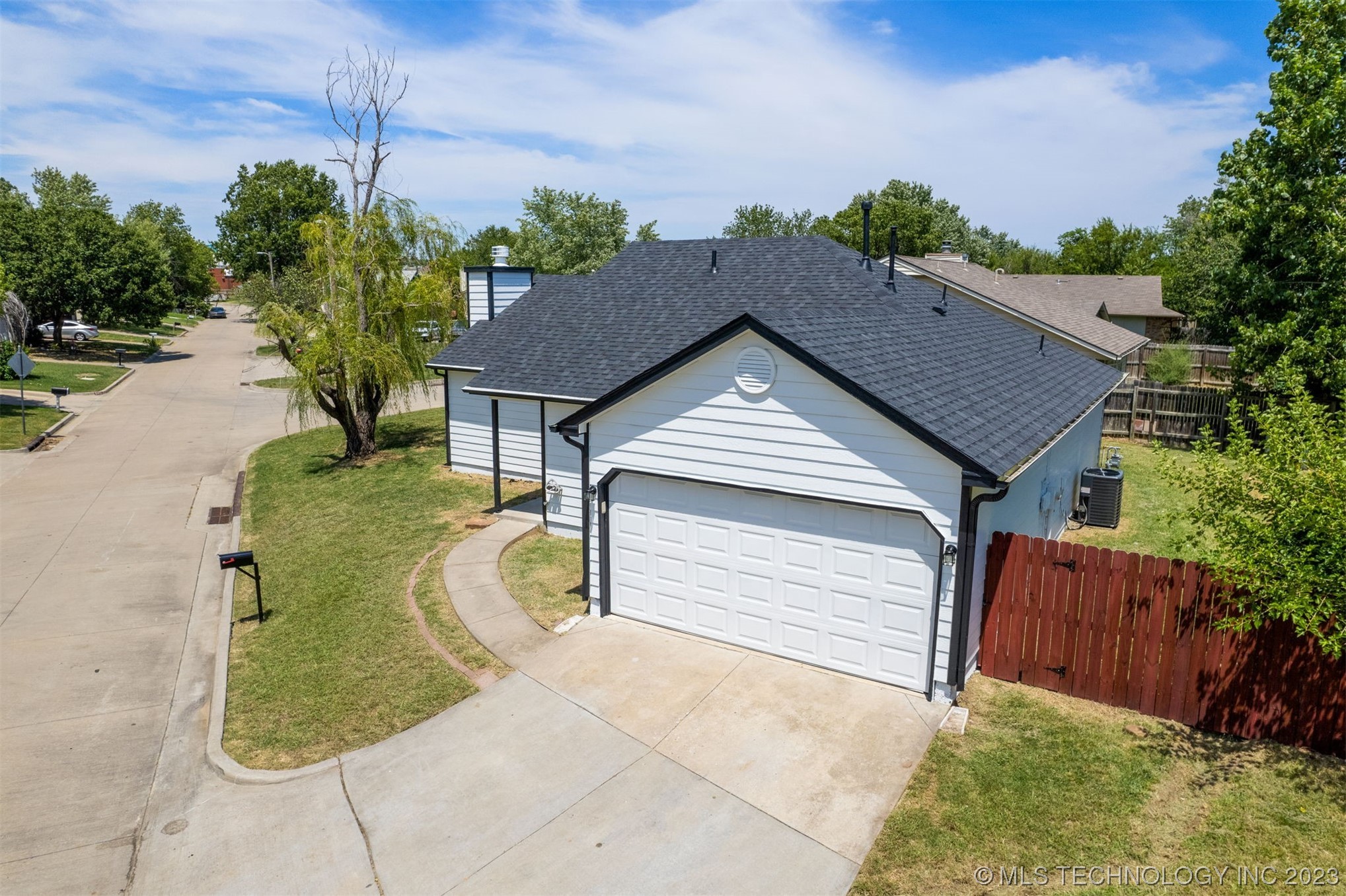 8401 N 116th East Place