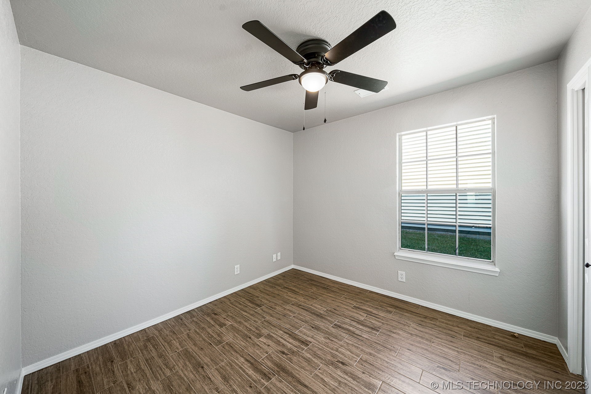 8401 N 116th East Place