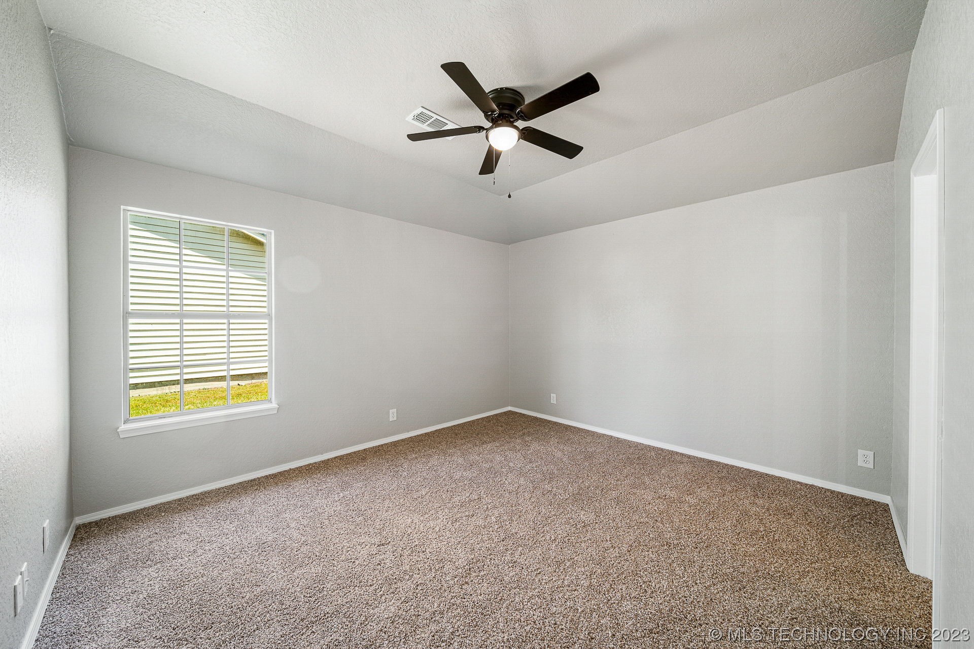 8401 N 116th East Place