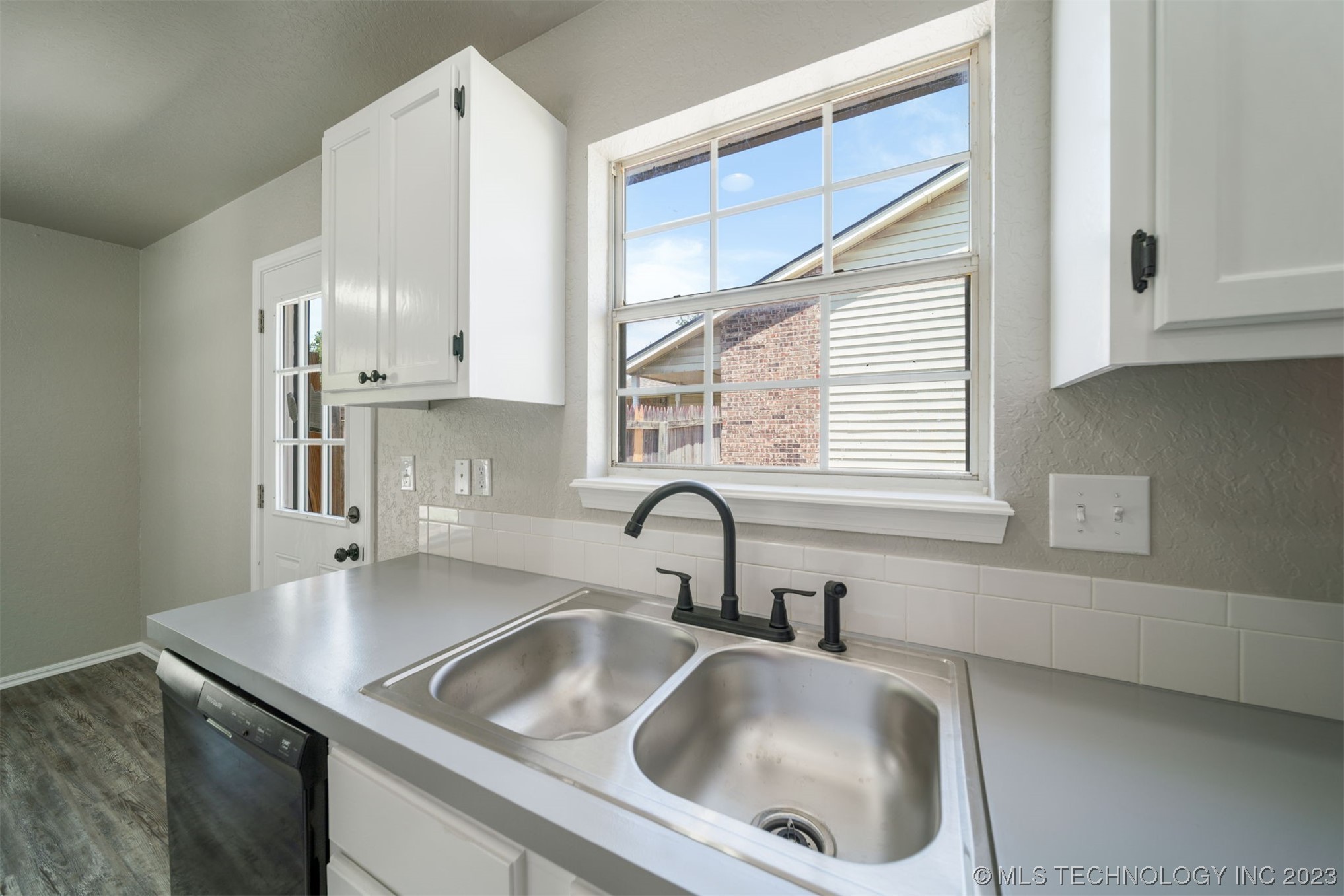 8401 N 116th East Place