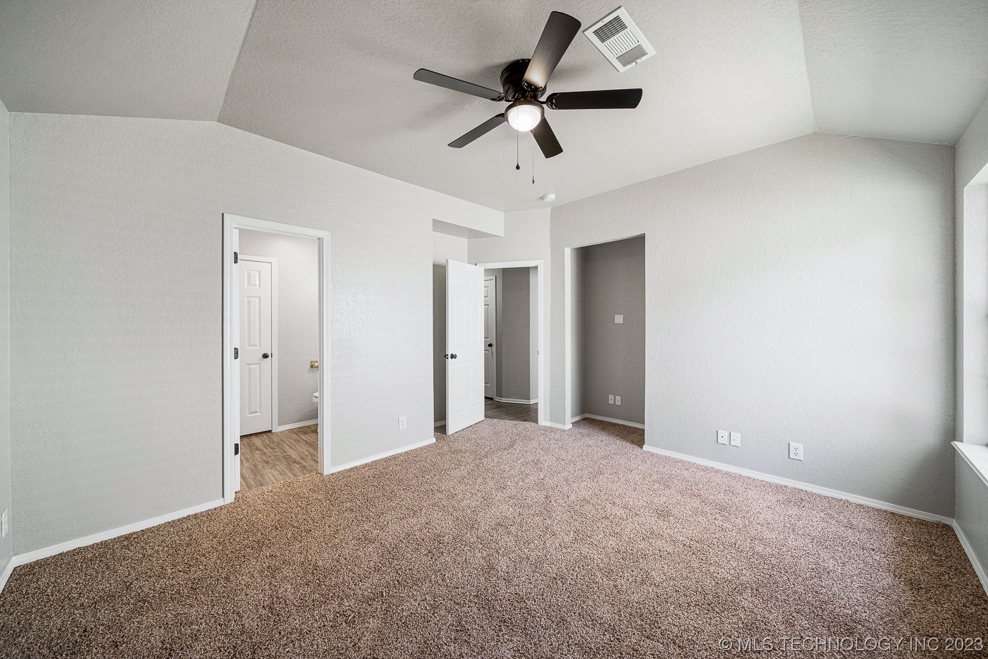 8401 N 116th East Place