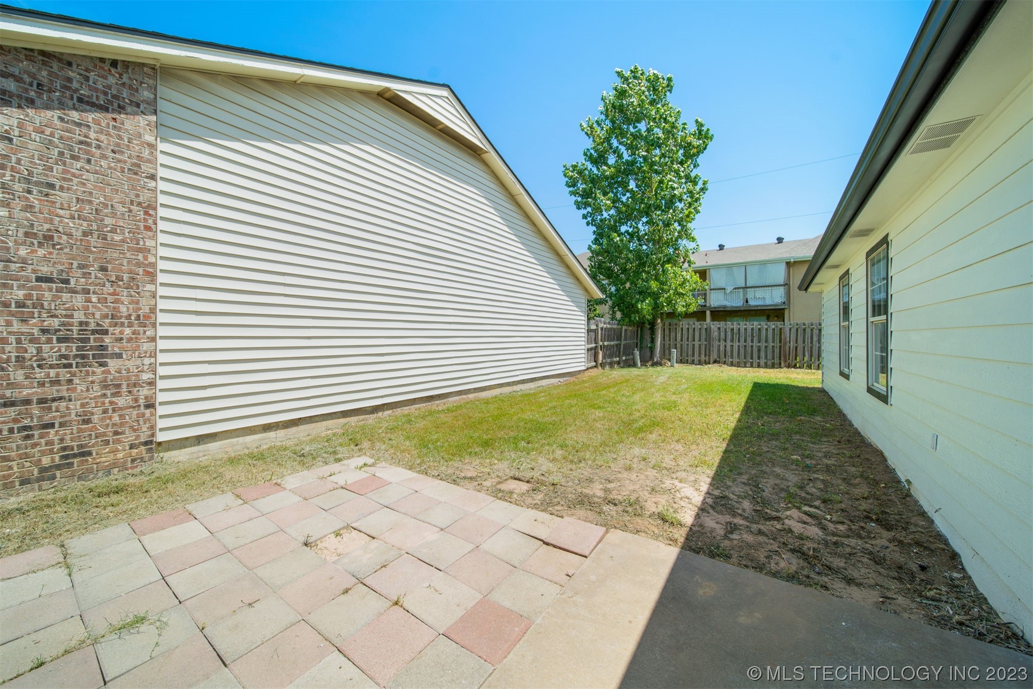 8401 N 116th East Place