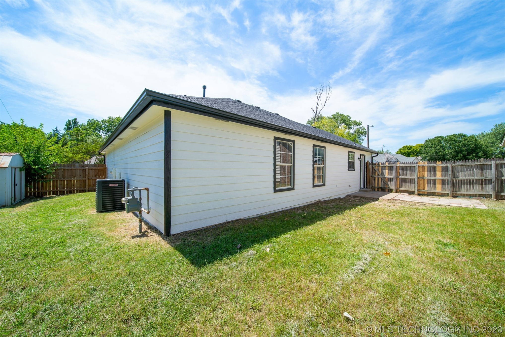 8401 N 116th East Place