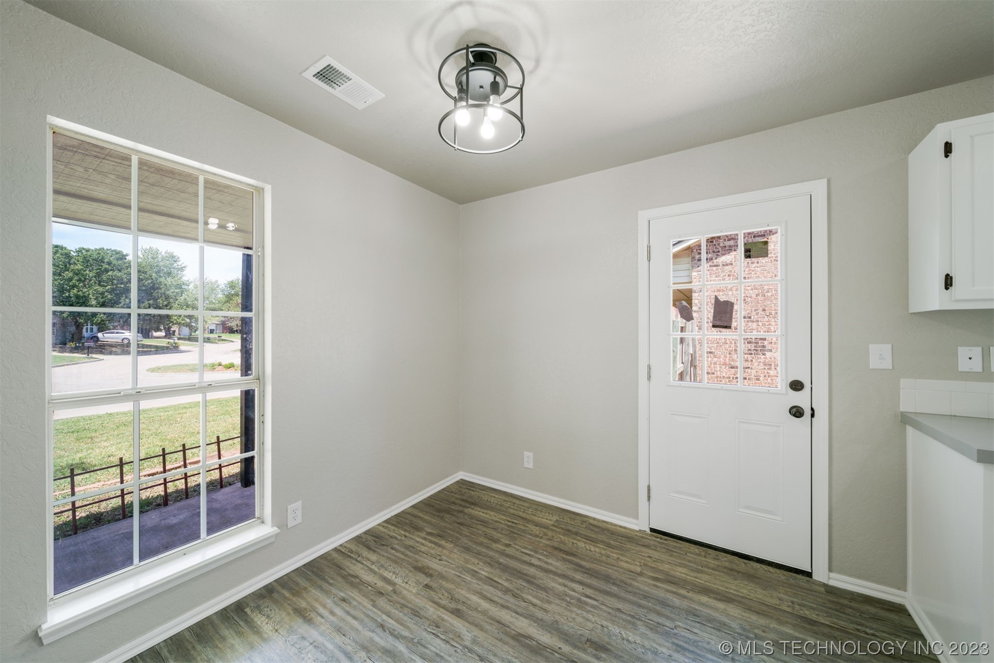 8401 N 116th East Place