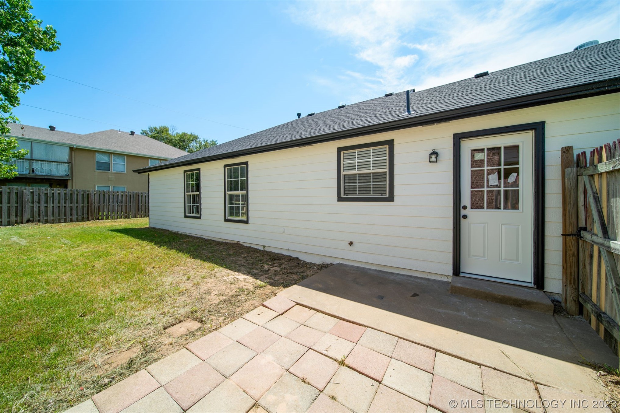 8401 N 116th East Place