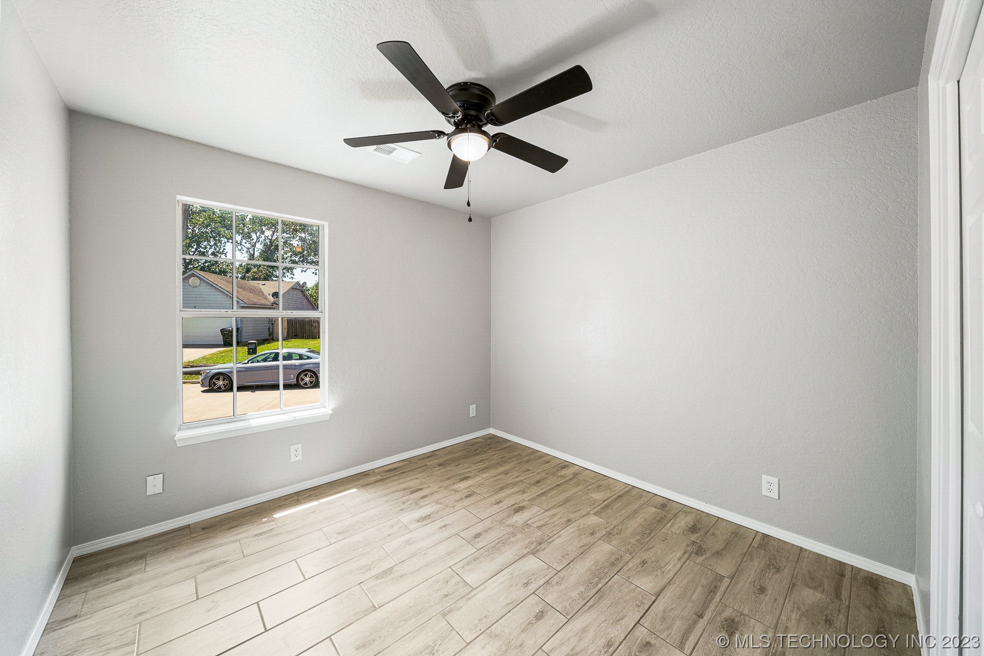 8401 N 116th East Place