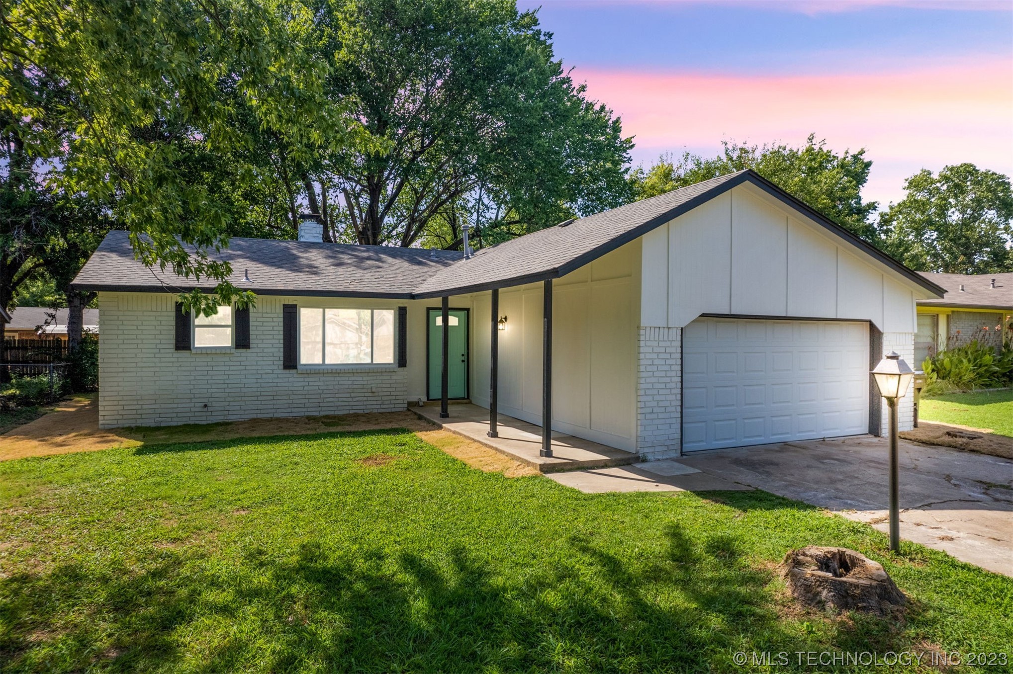 1108 N Hickory Court