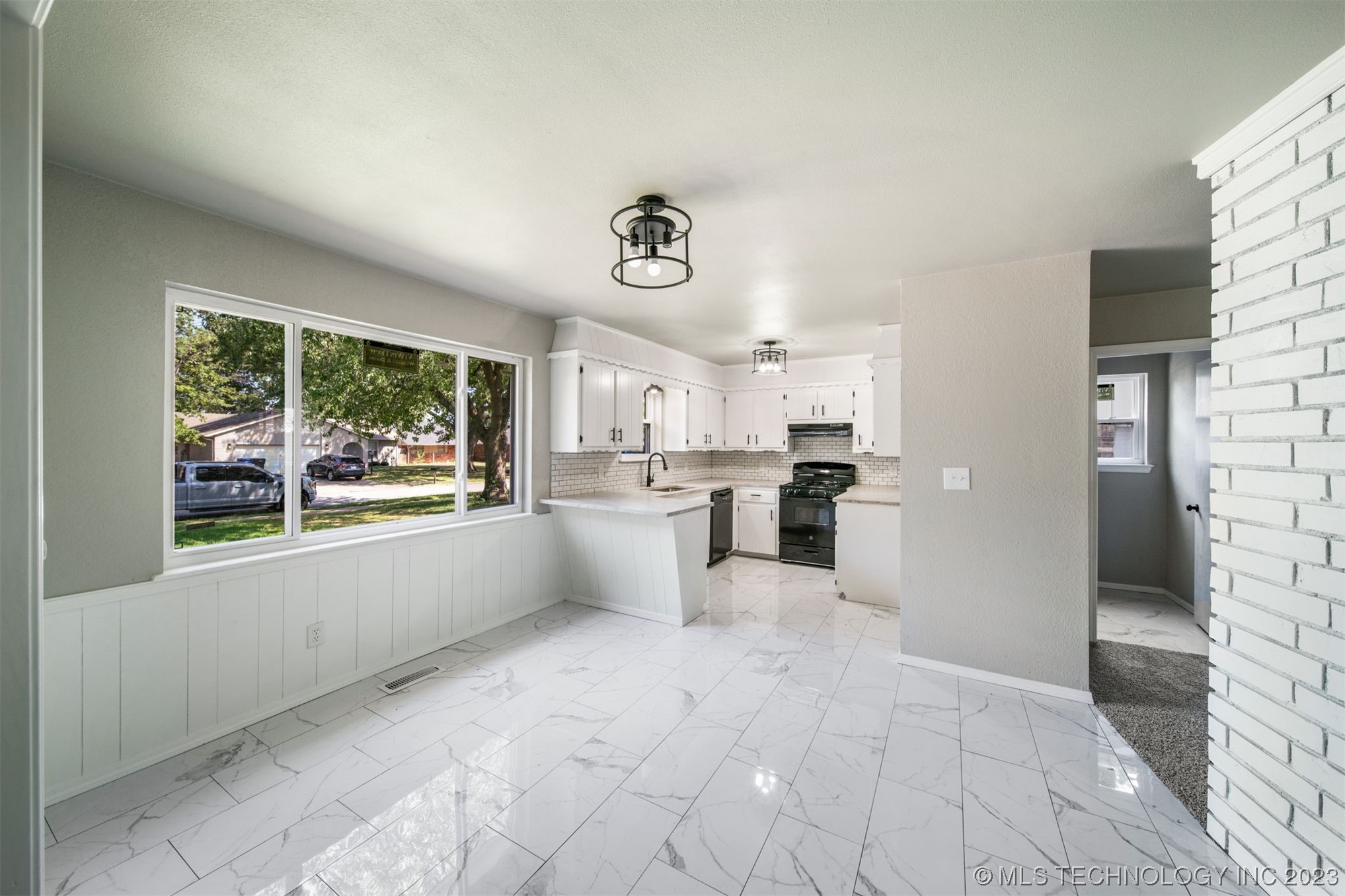 1108 N Hickory Court