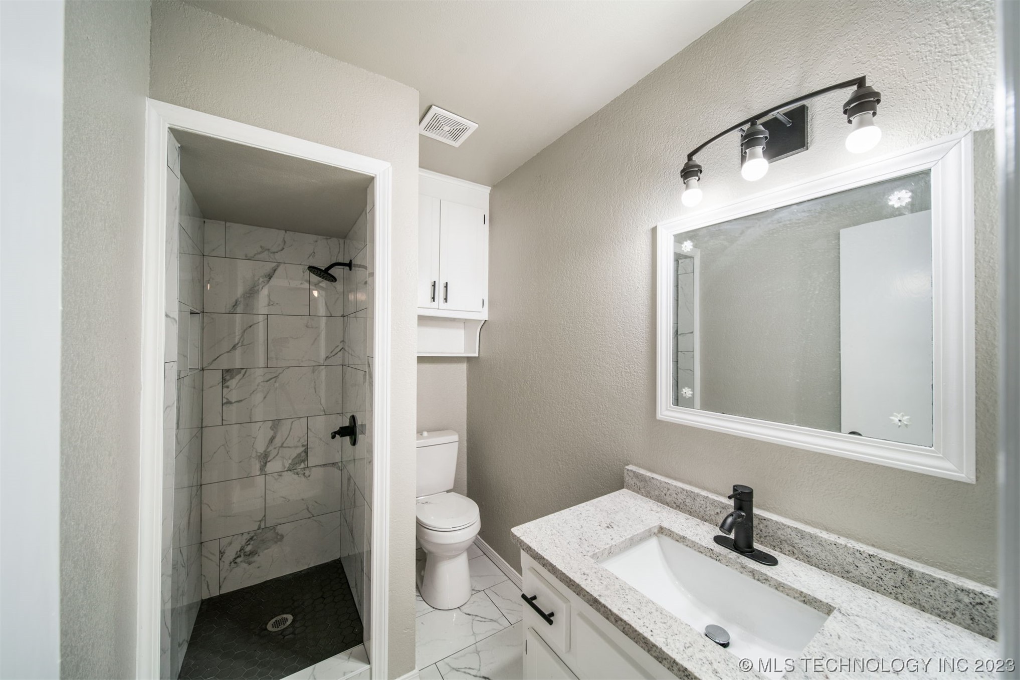 1108 N Hickory Court