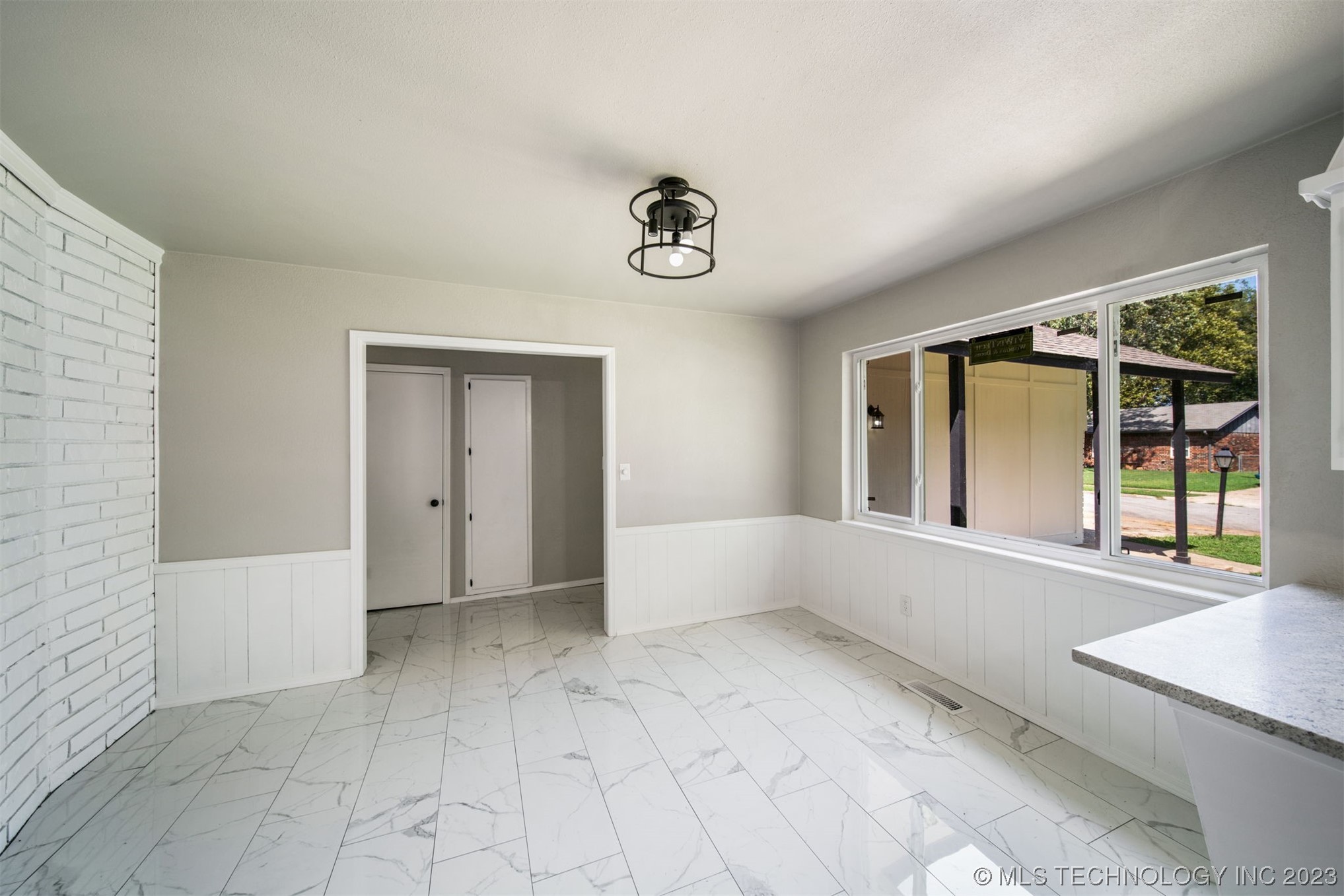 1108 N Hickory Court