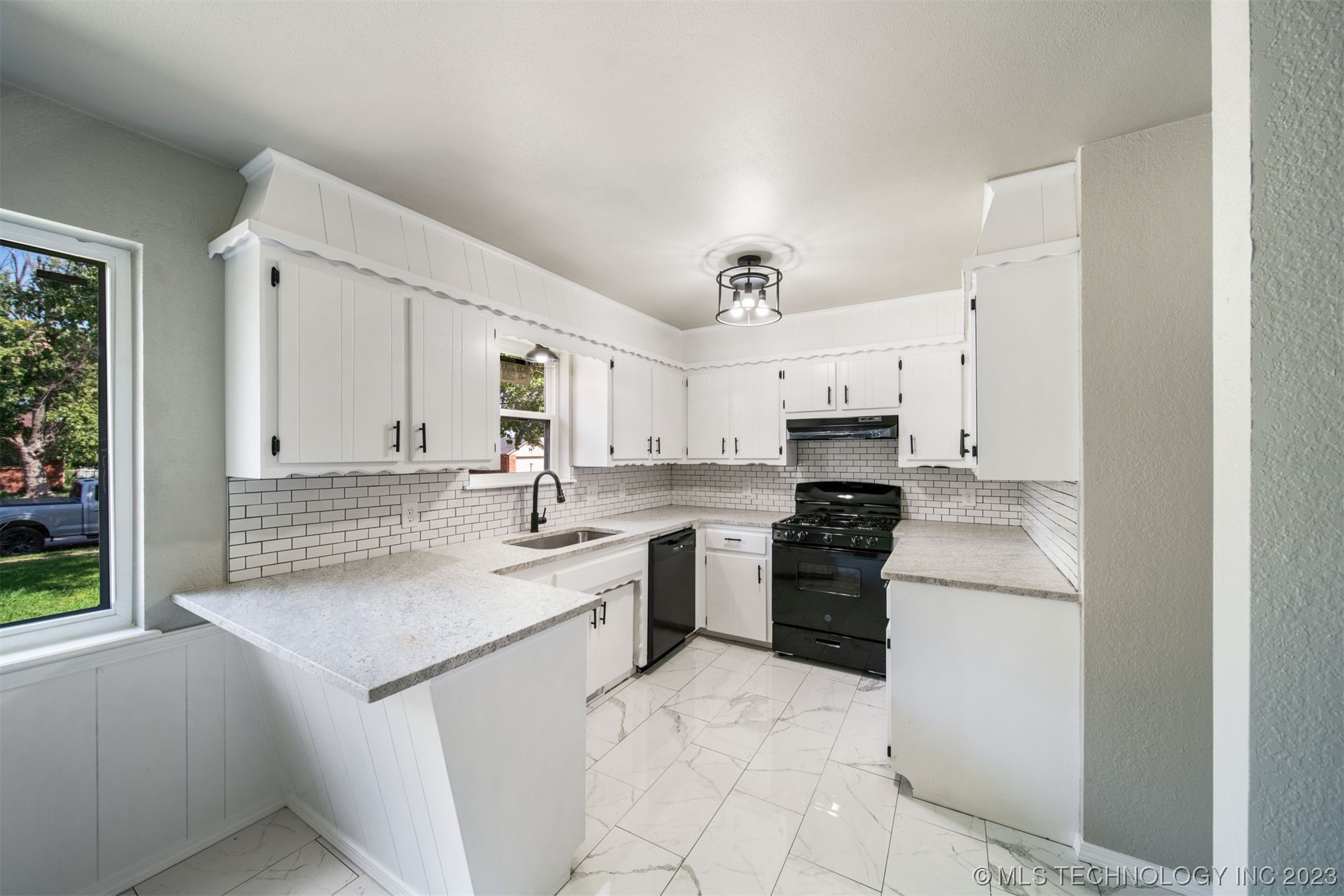 1108 N Hickory Court