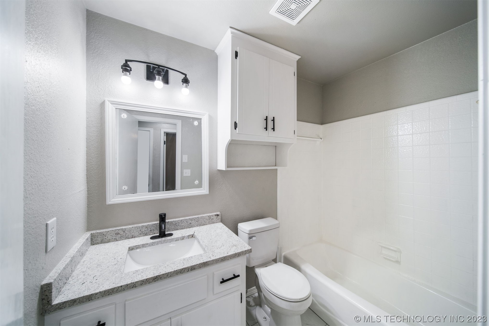 1108 N Hickory Court