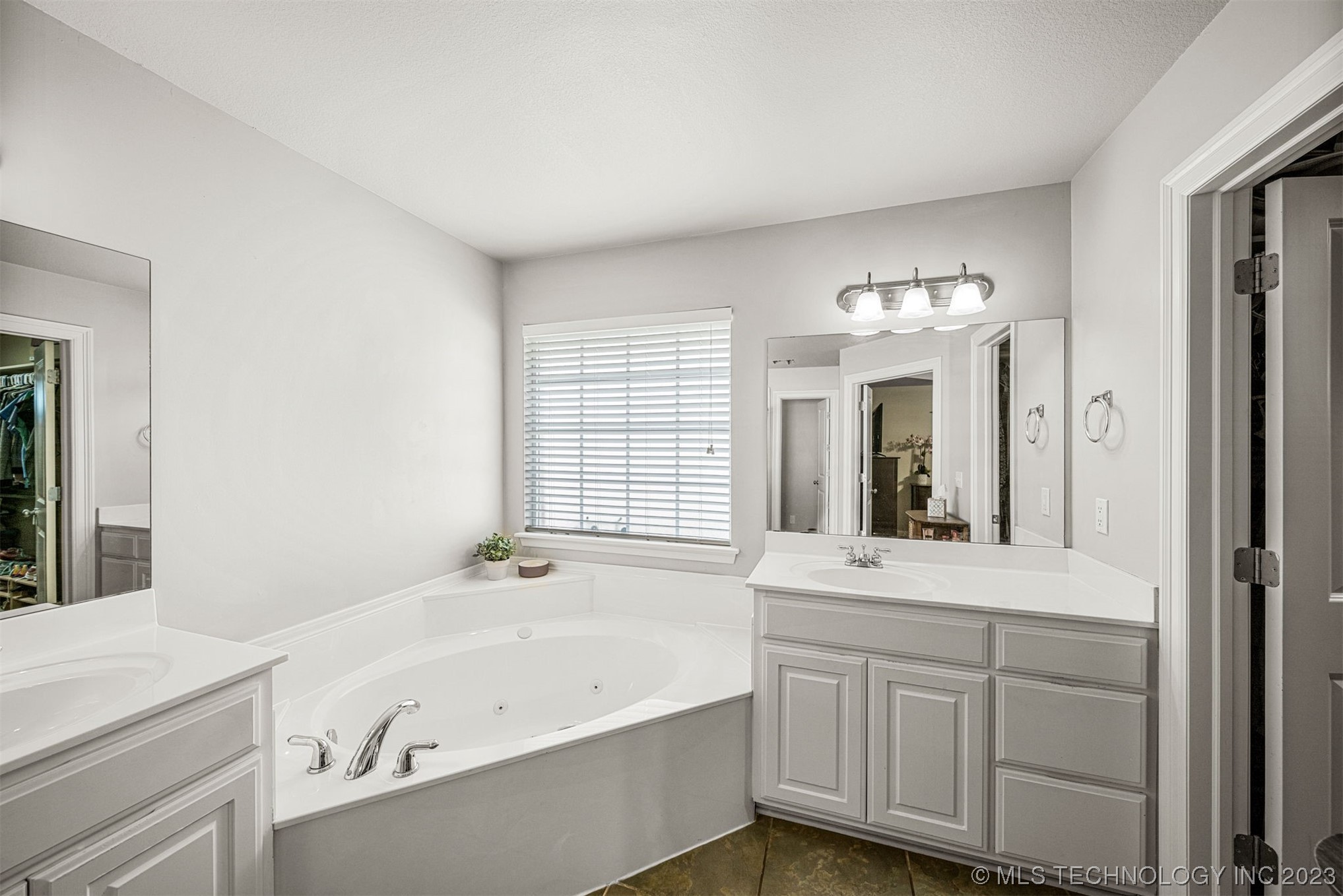 9405 N 105th East Avenue