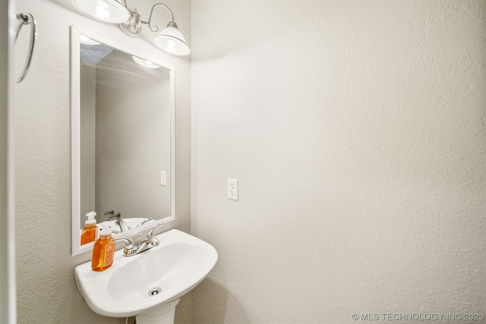 14024 S 261st East Avenue