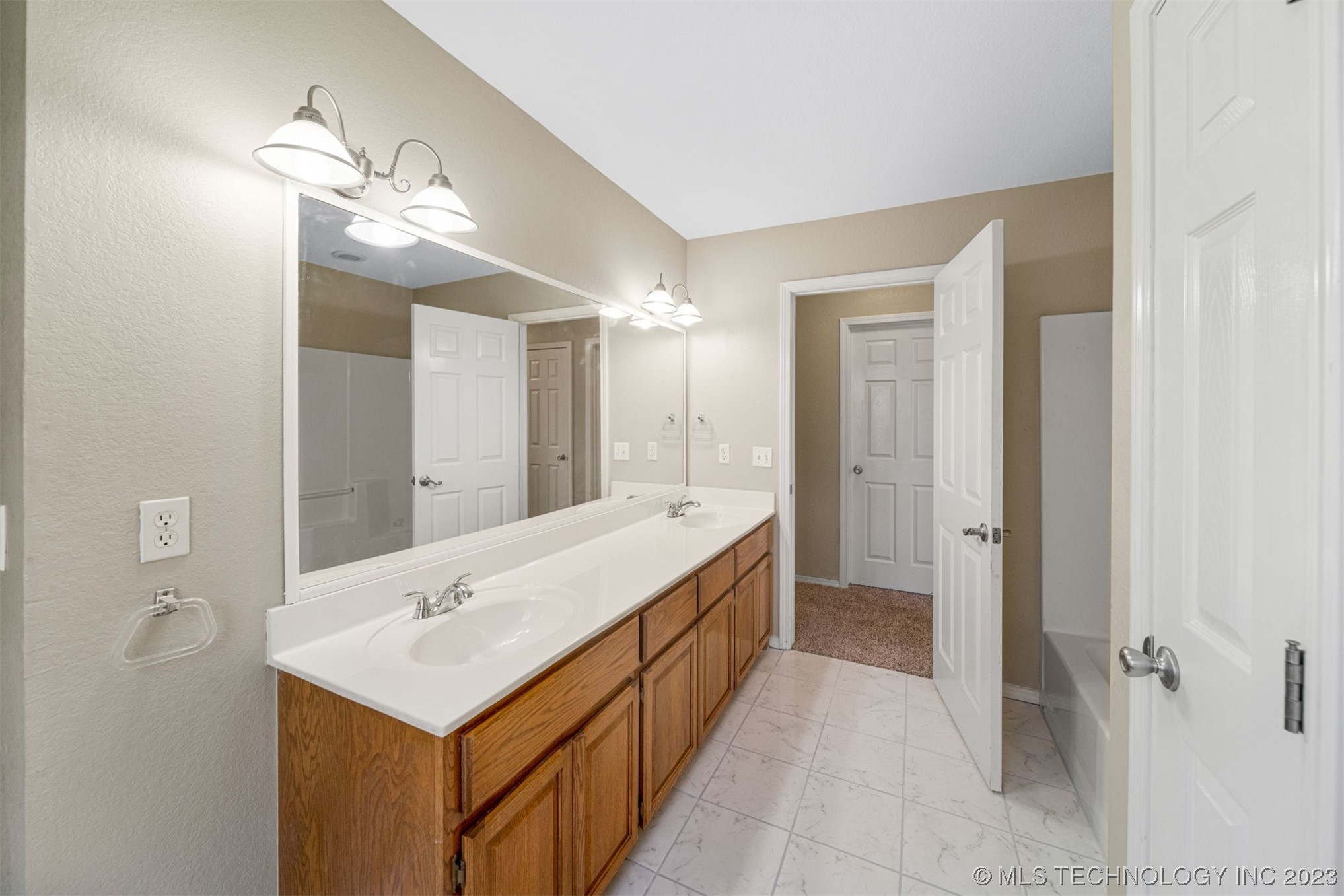 14024 S 261st East Avenue