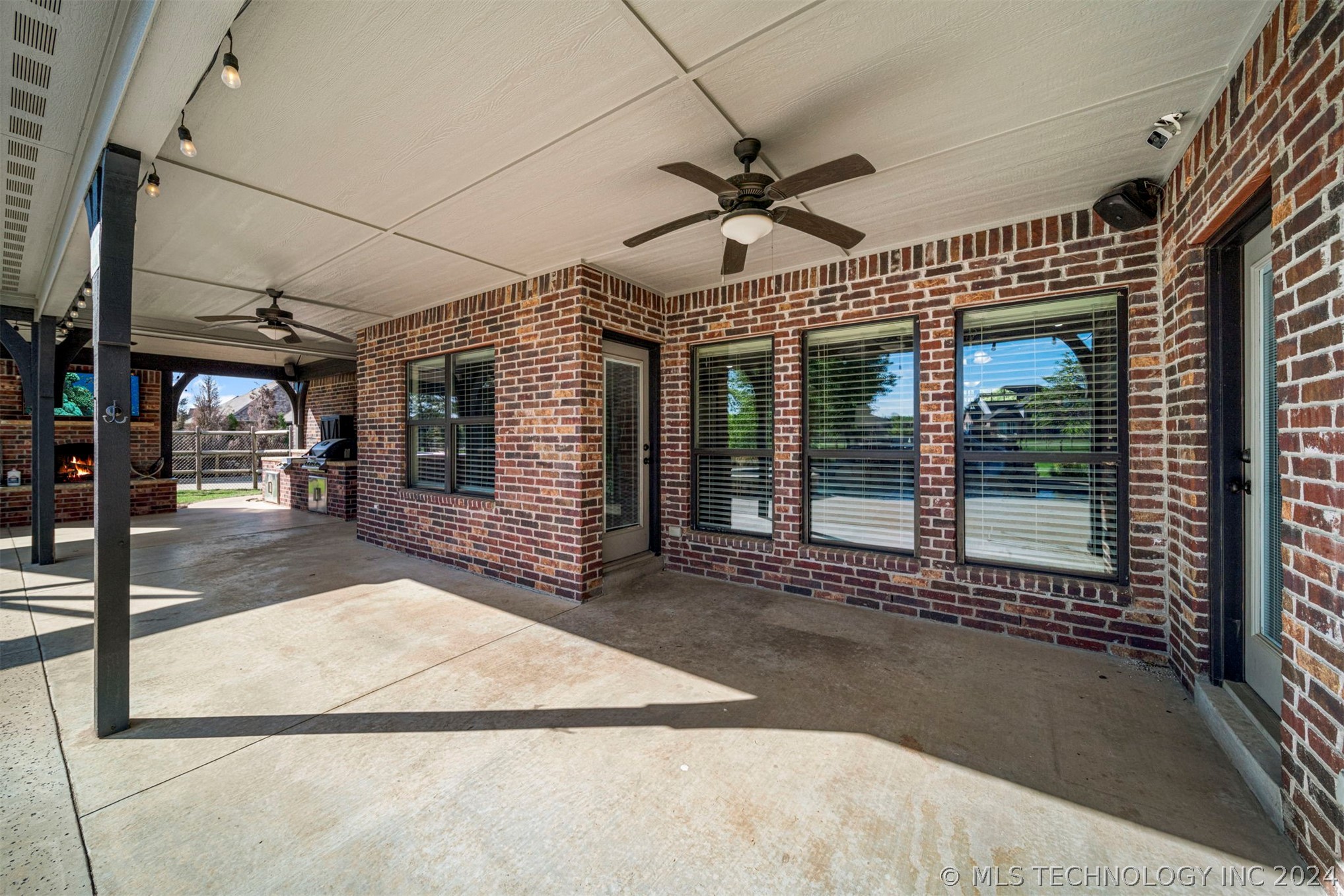 6412 N Twin Creeks Drive