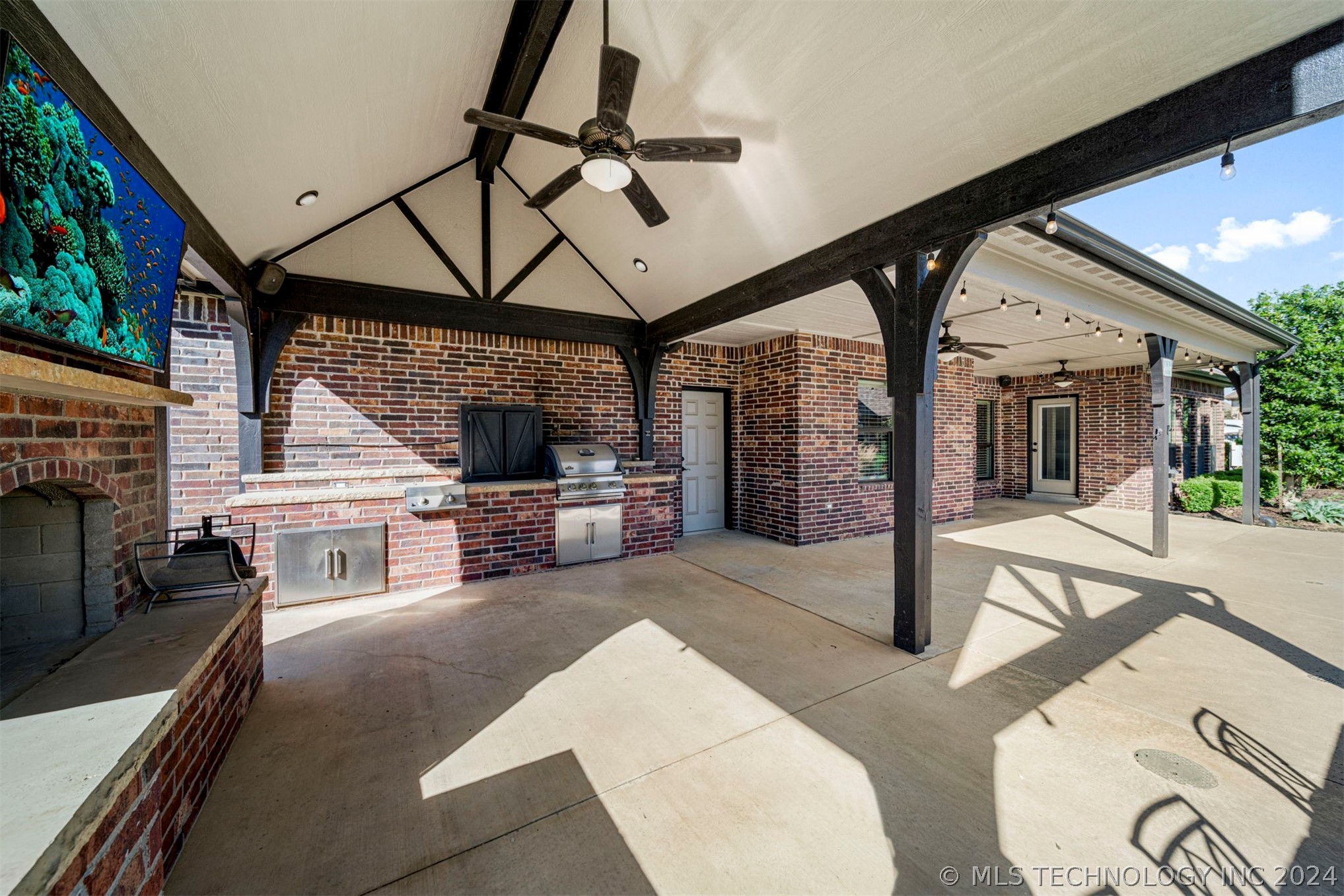 6412 N Twin Creeks Drive