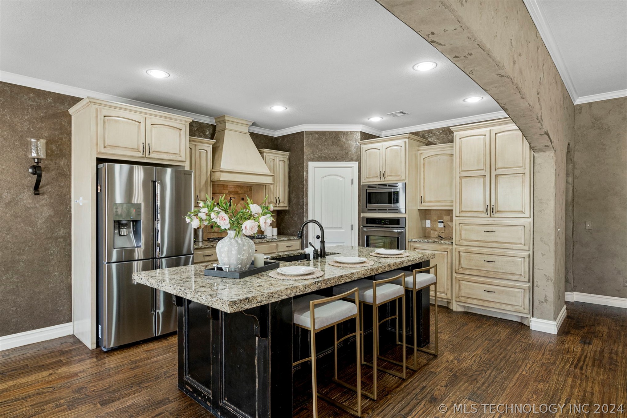 6412 N Twin Creeks Drive