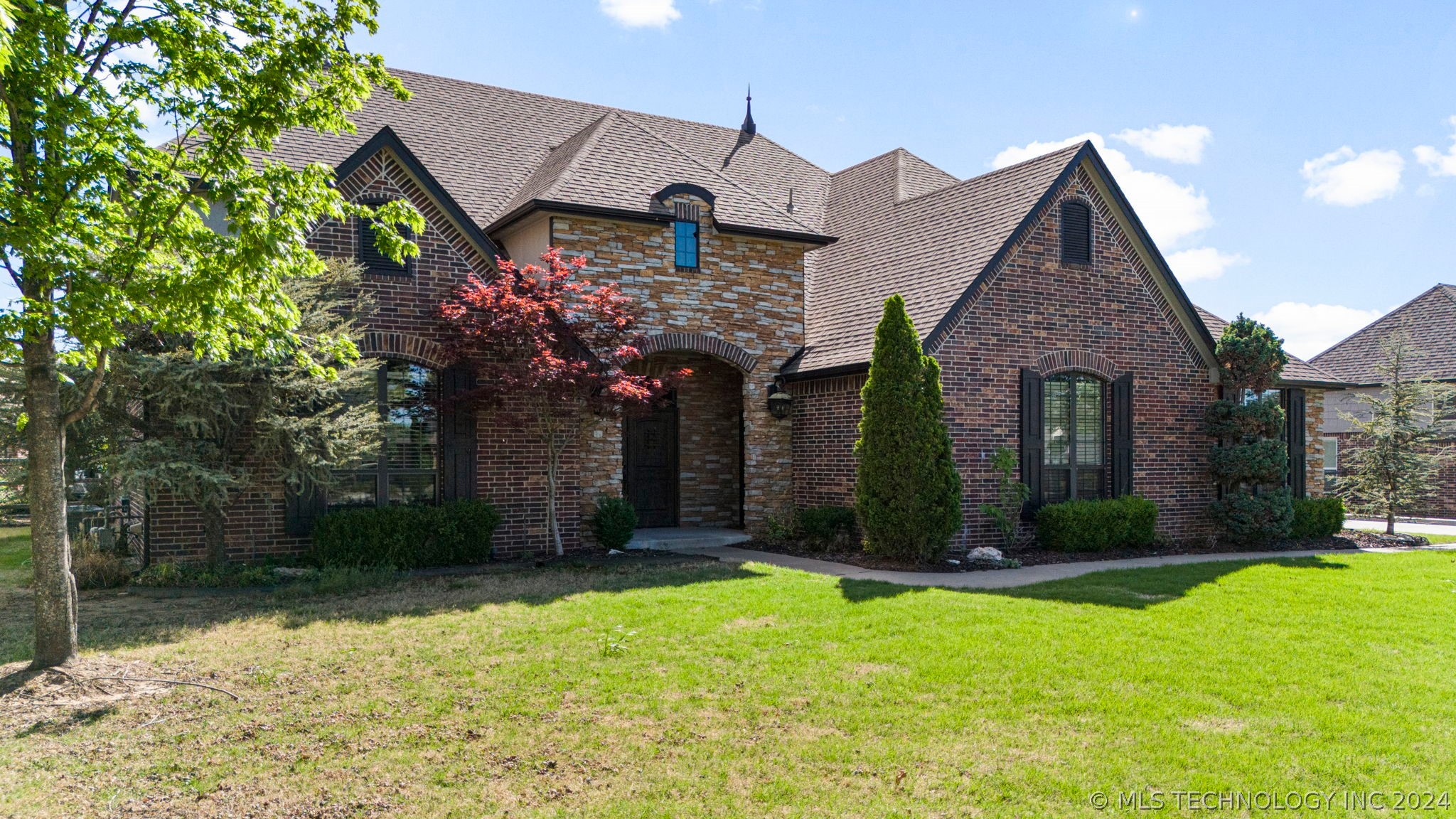 6412 N Twin Creeks Drive