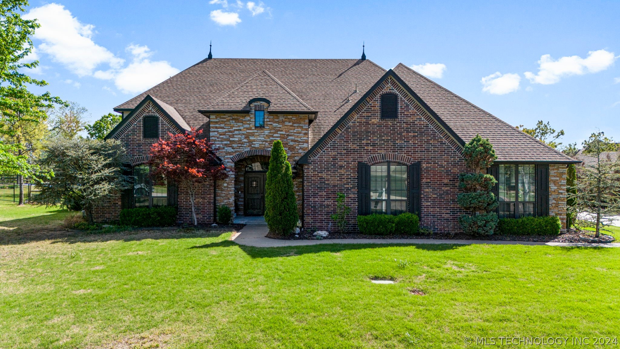 6412 N Twin Creeks Drive