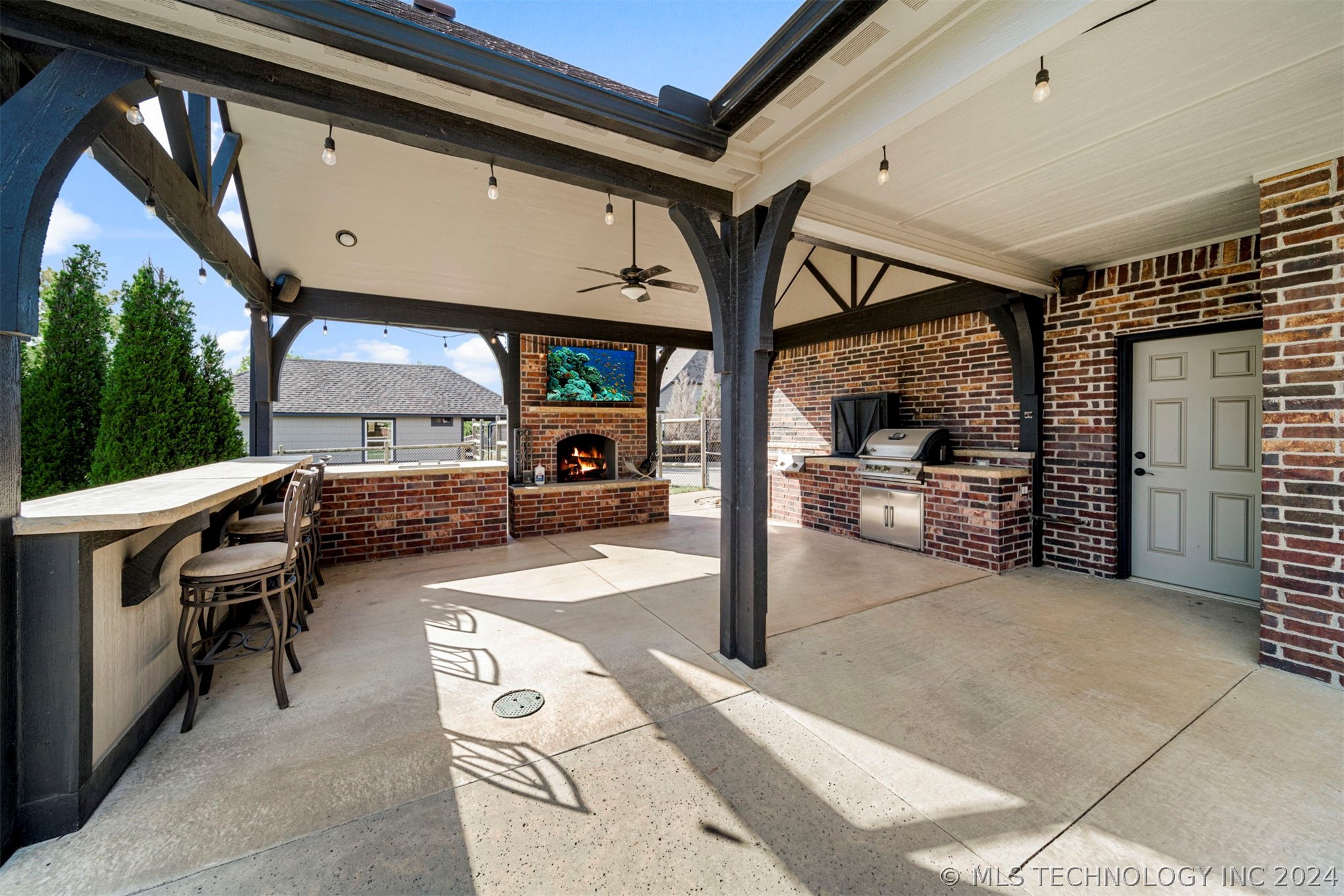 6412 N Twin Creeks Drive