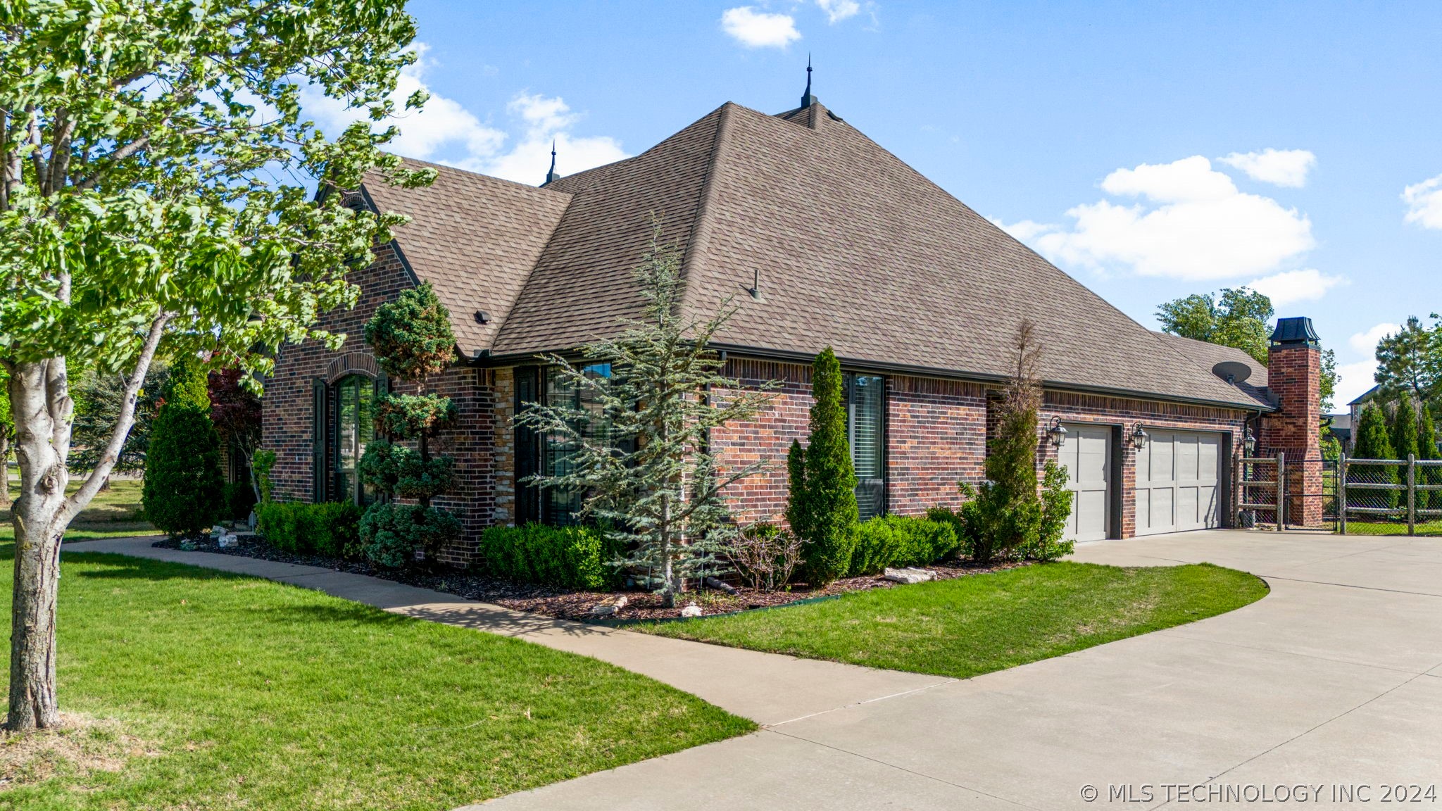 6412 N Twin Creeks Drive