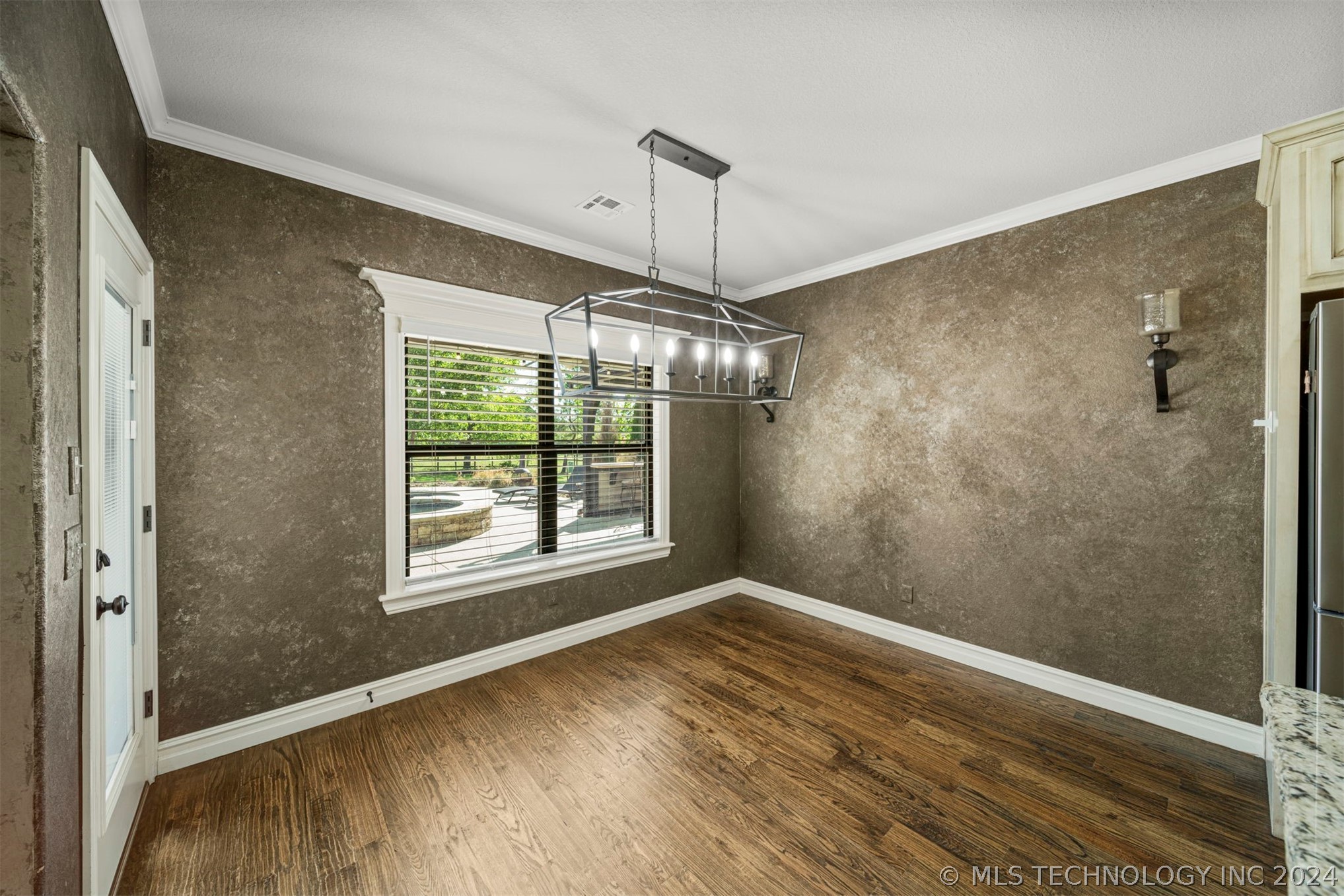 6412 N Twin Creeks Drive