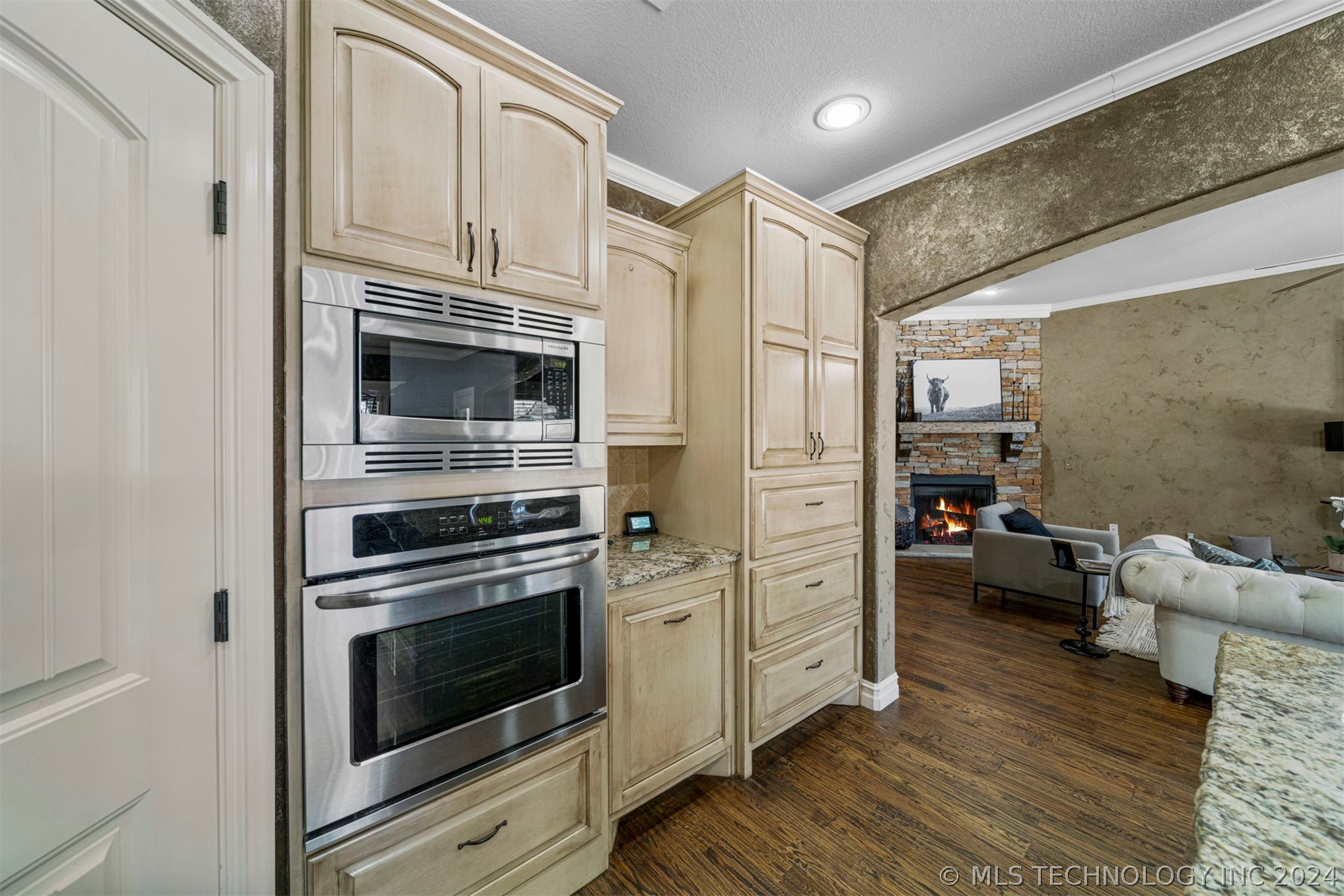 6412 N Twin Creeks Drive