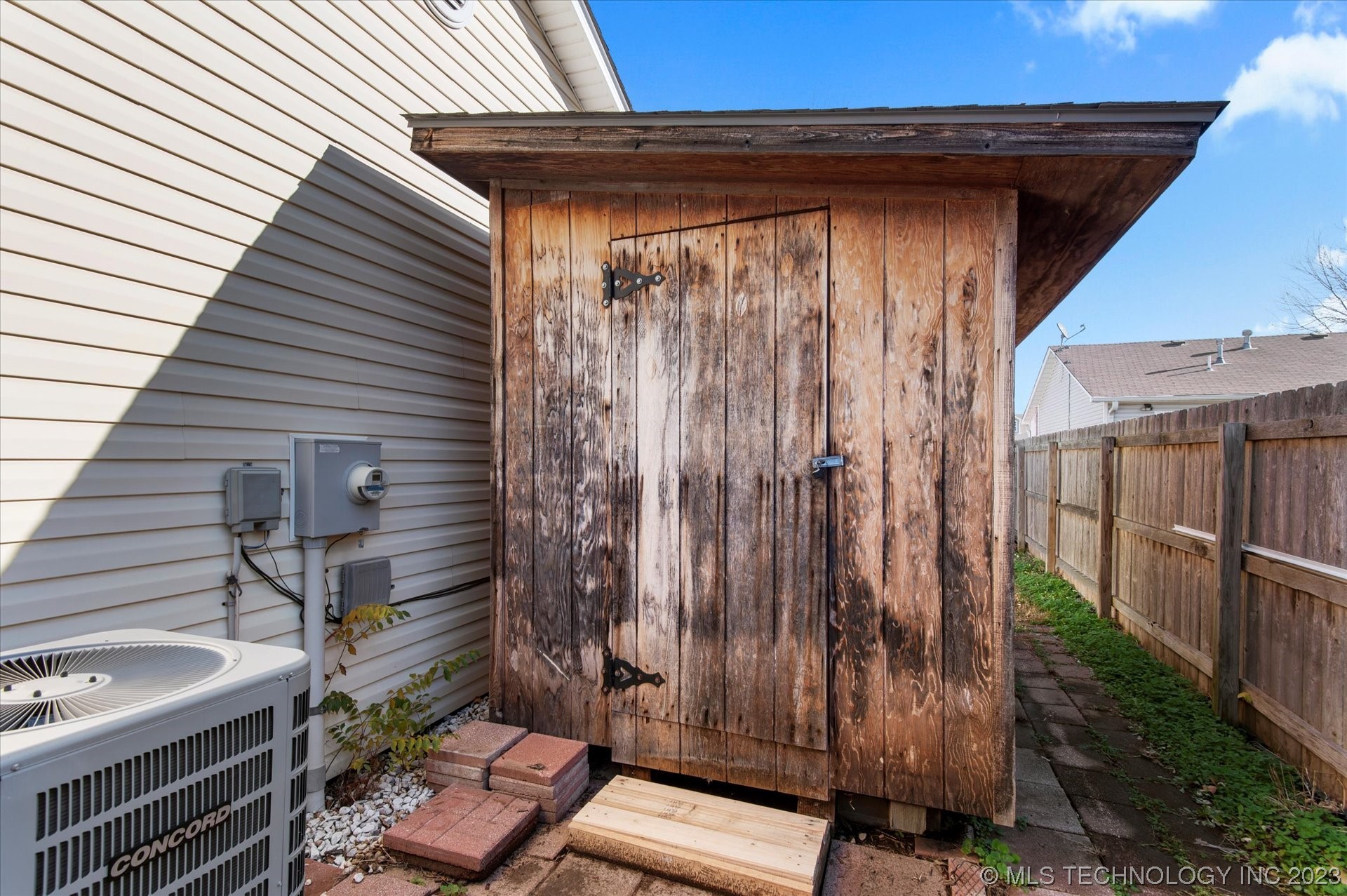 524 NE Elmhurst Avenue