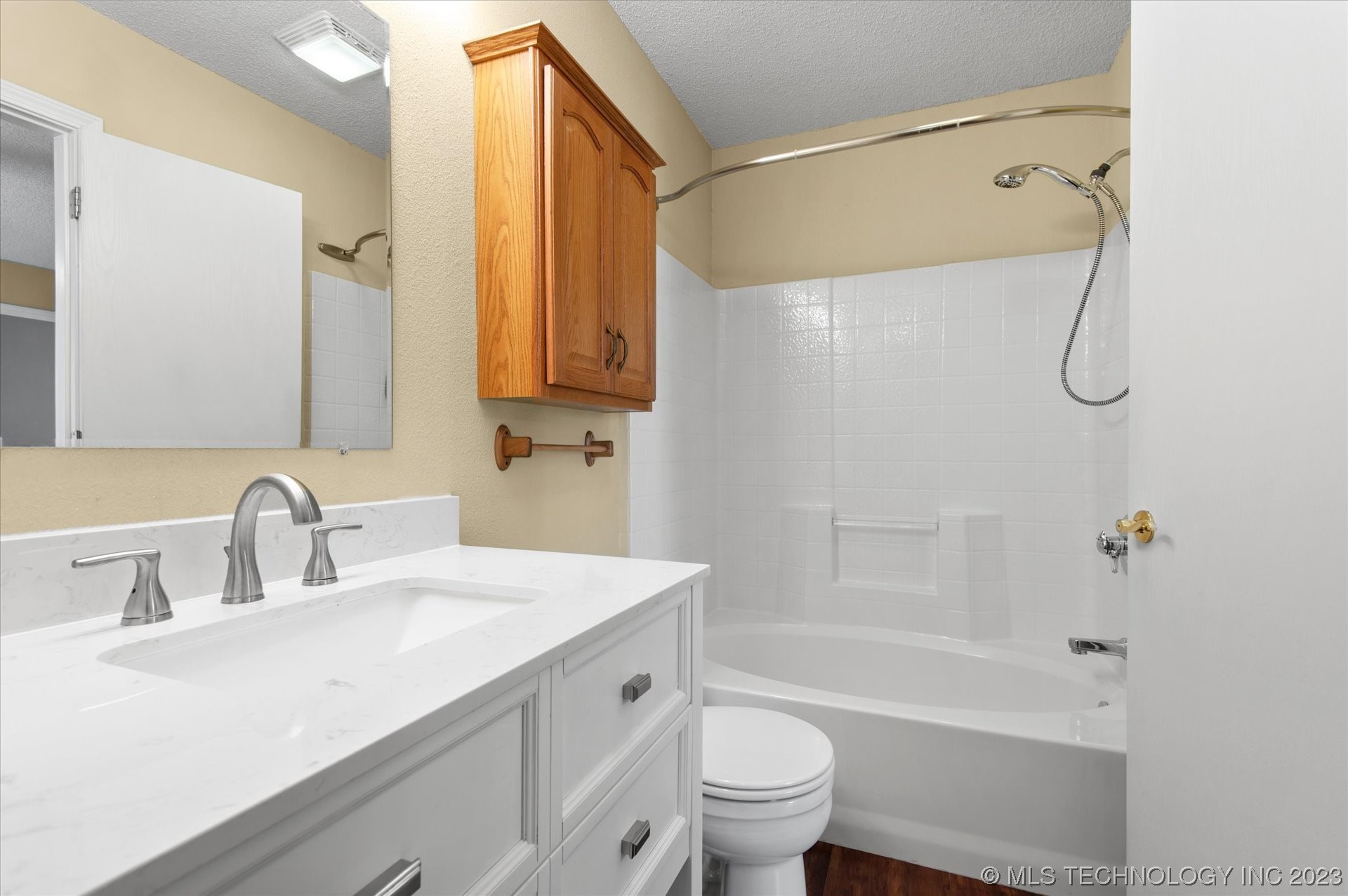 524 NE Elmhurst Avenue