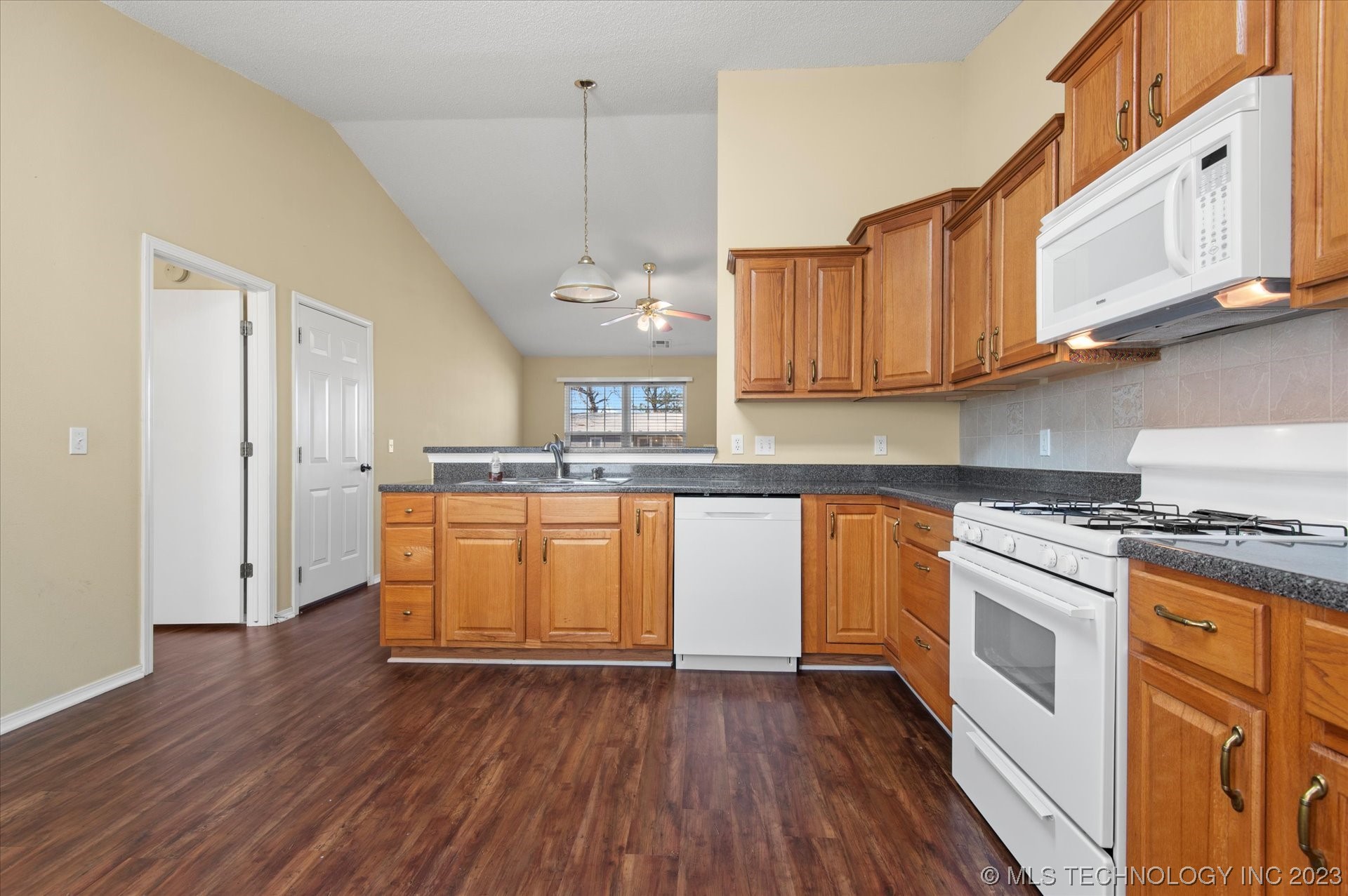 524 NE Elmhurst Avenue