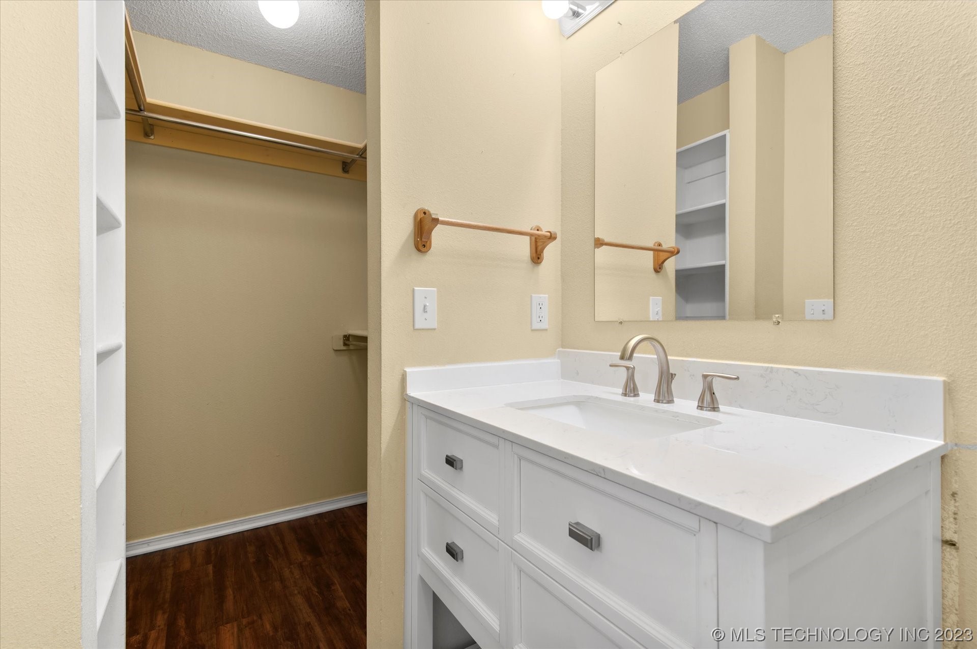 524 NE Elmhurst Avenue