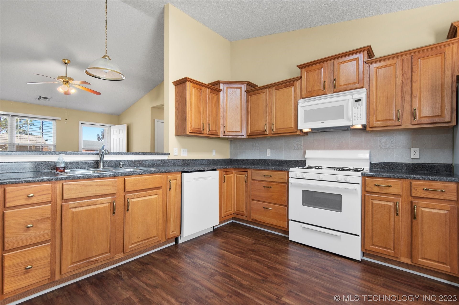 524 NE Elmhurst Avenue