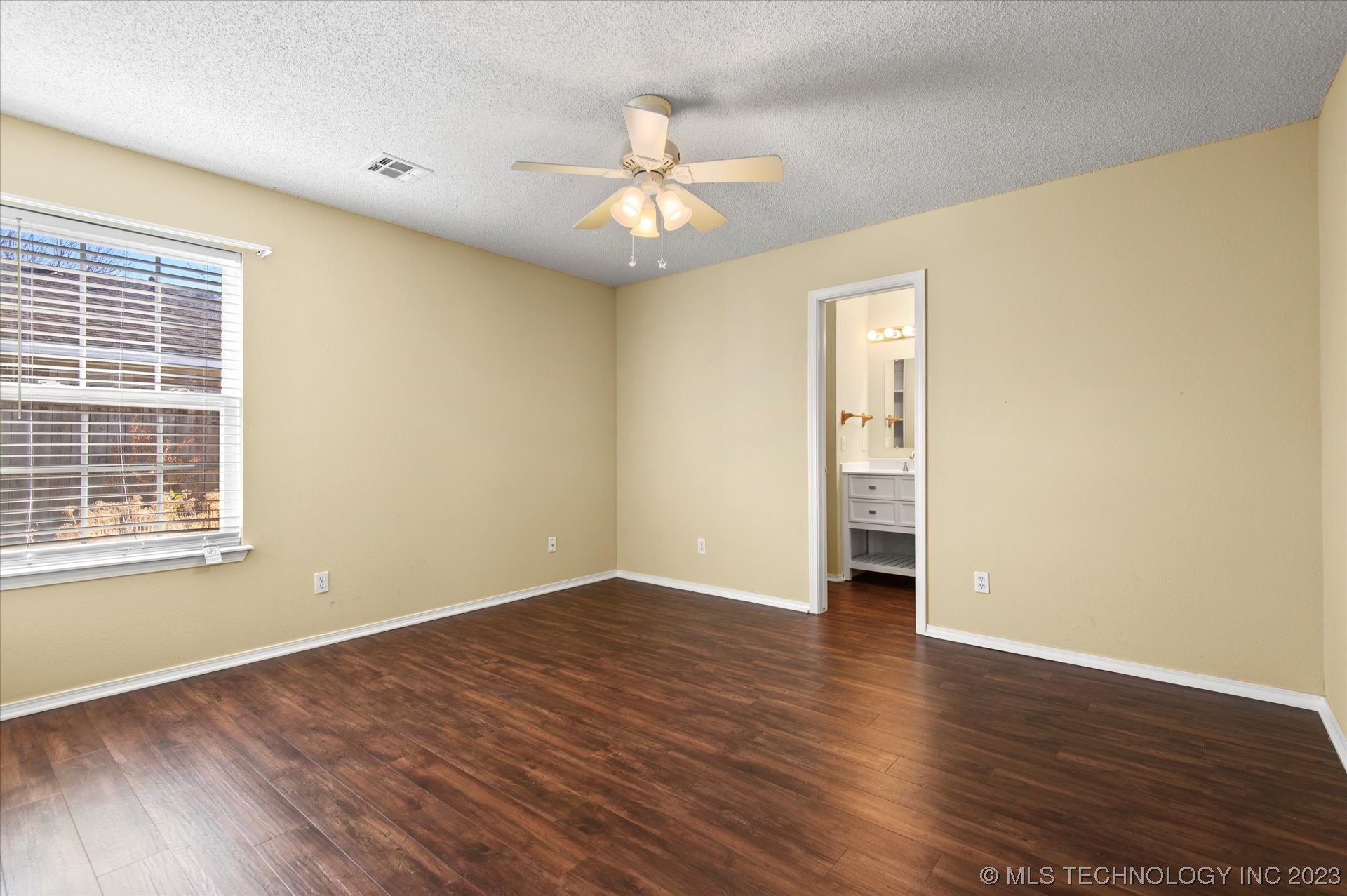 524 NE Elmhurst Avenue