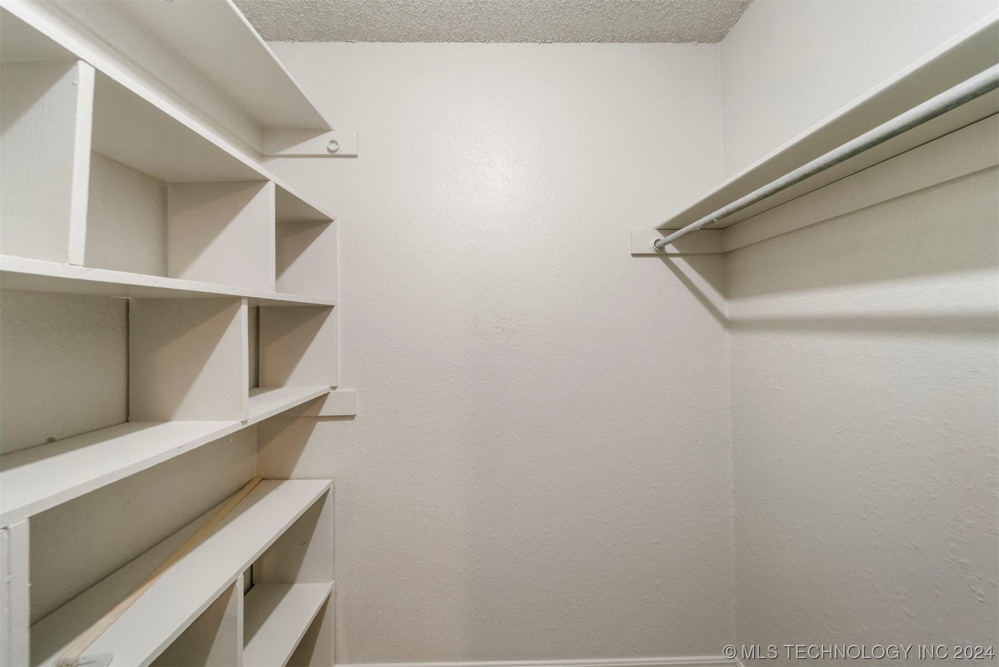 12008 E 88th Place N