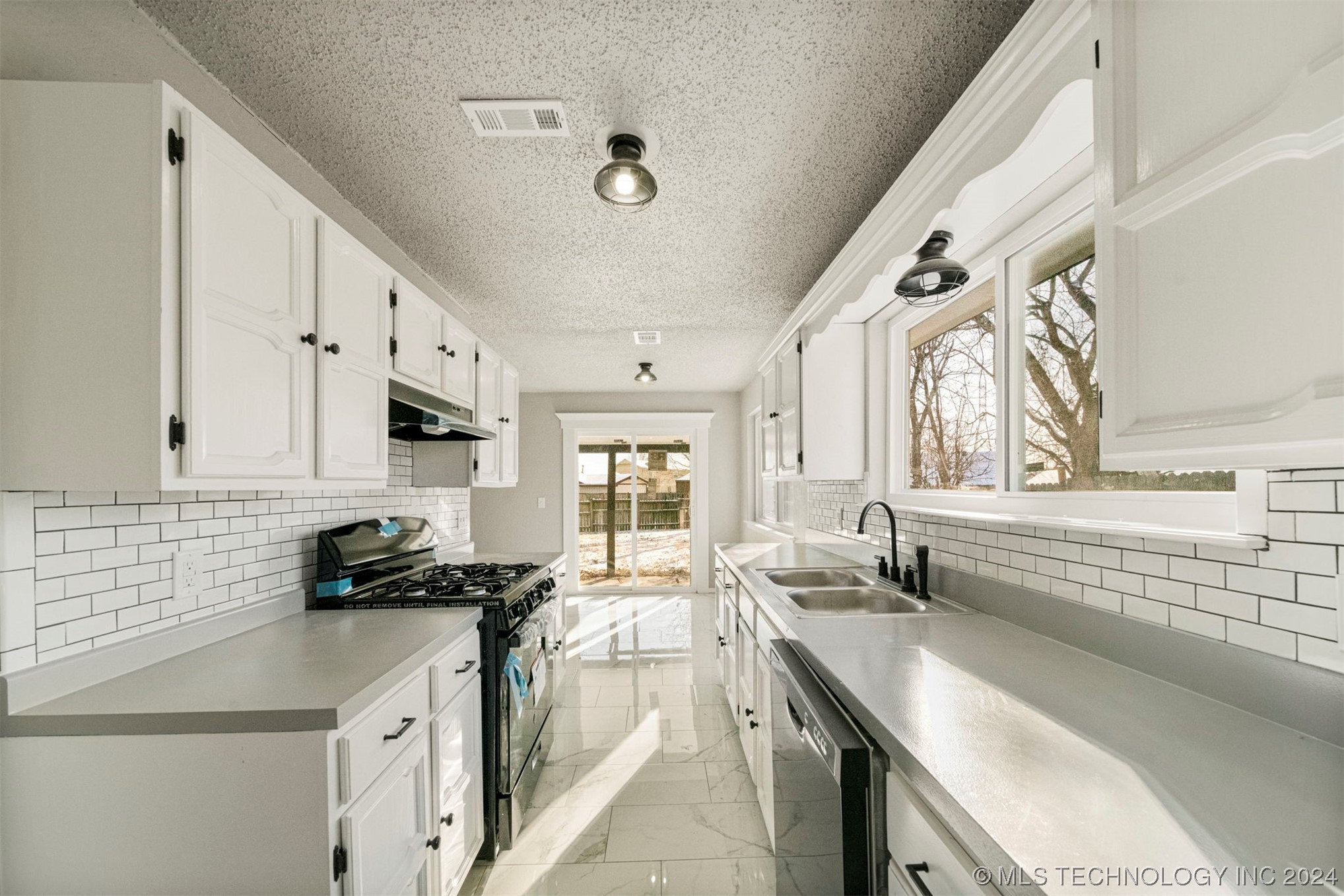 12008 E 88th Place N