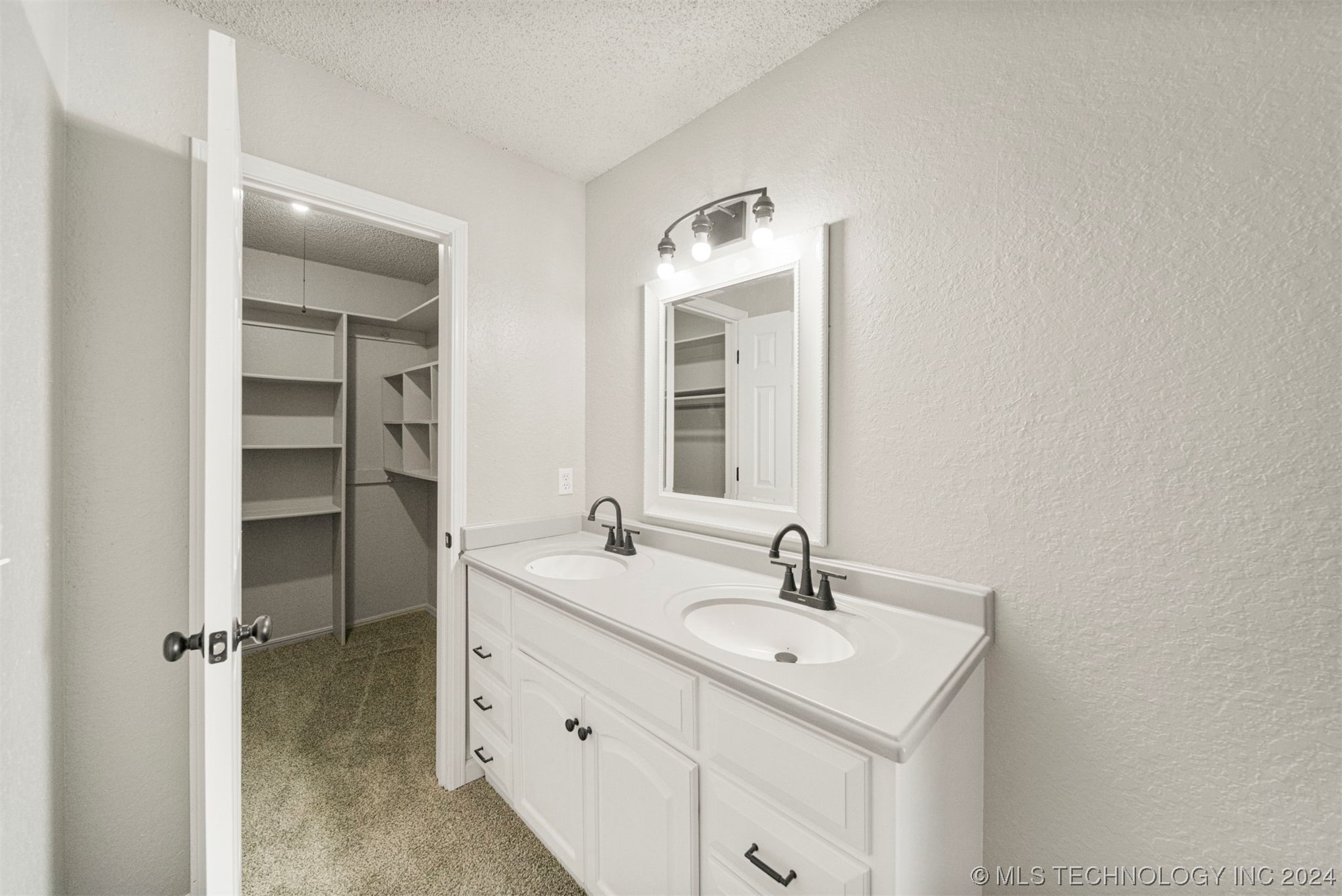 12008 E 88th Place N