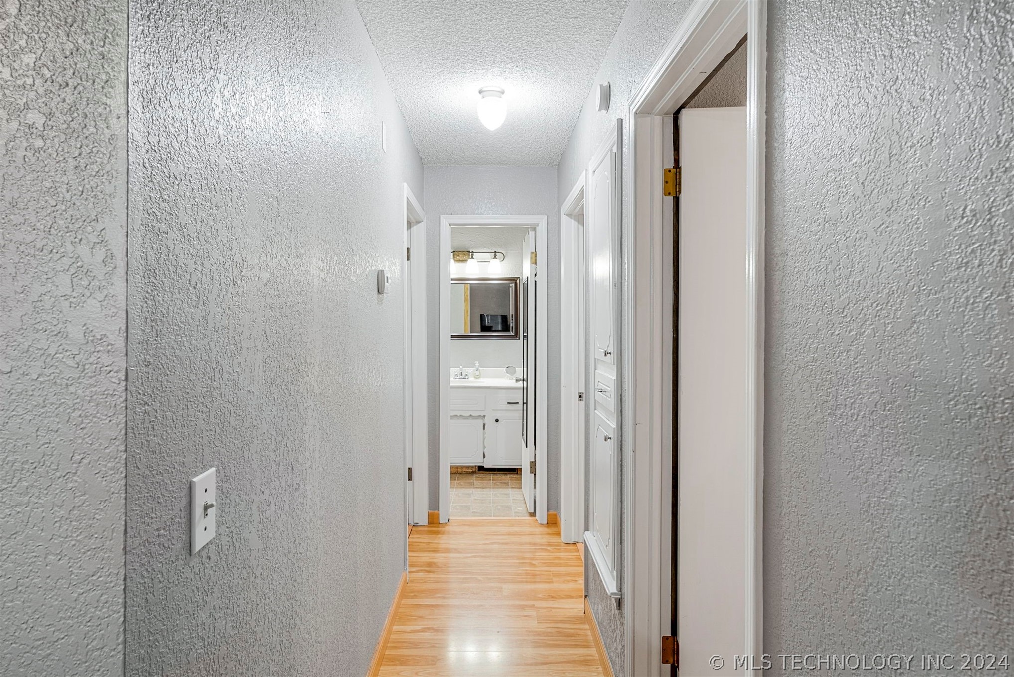 2100 W Delmar Street