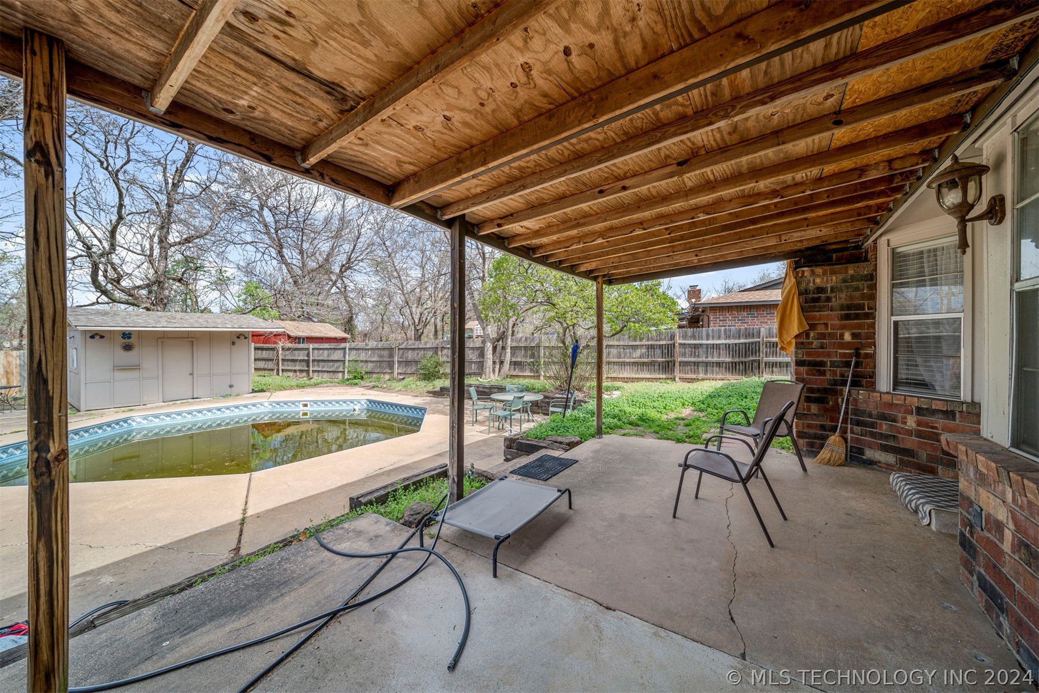 2100 W Delmar Street